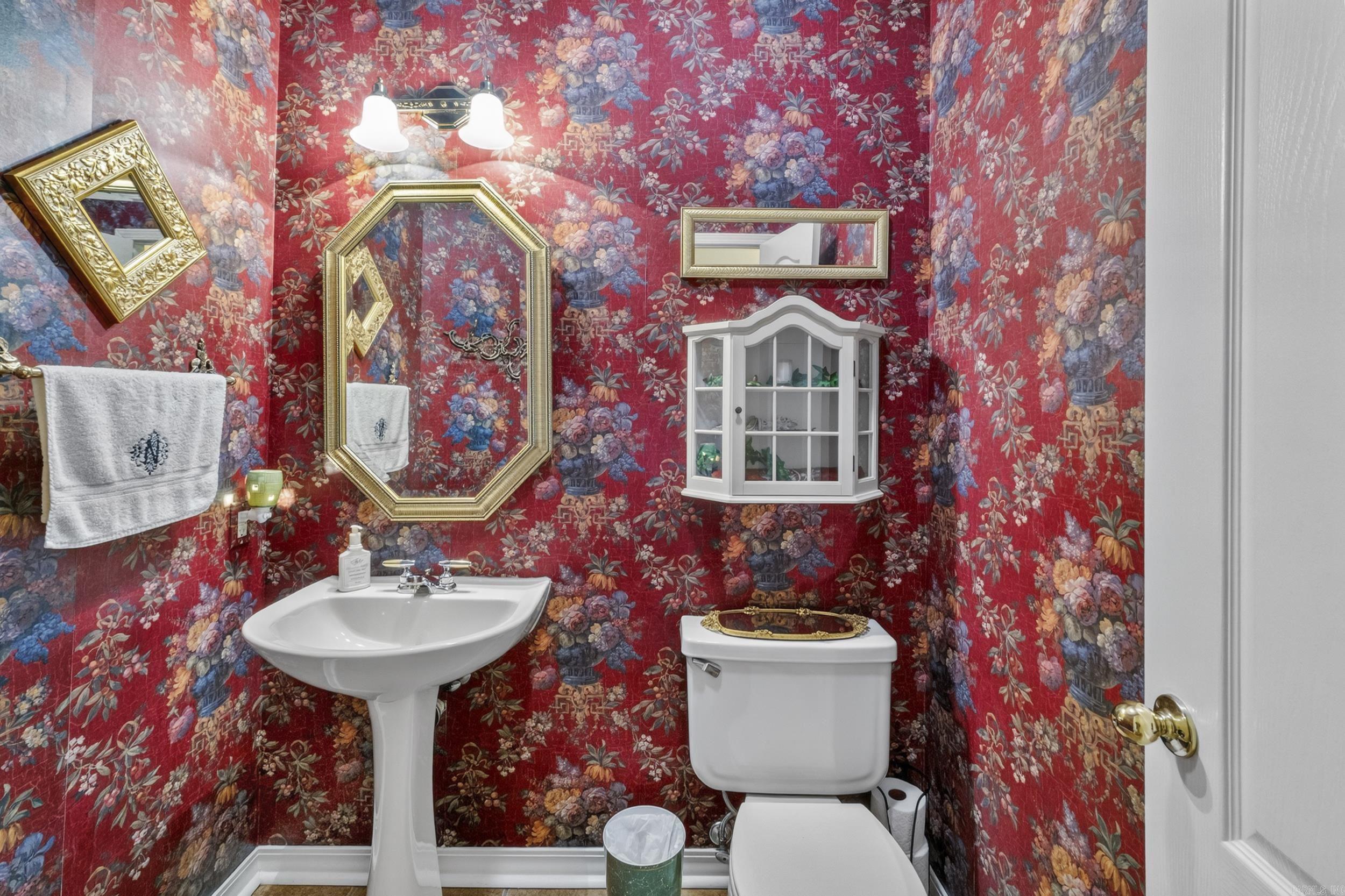 RIVER OAKS - Residential