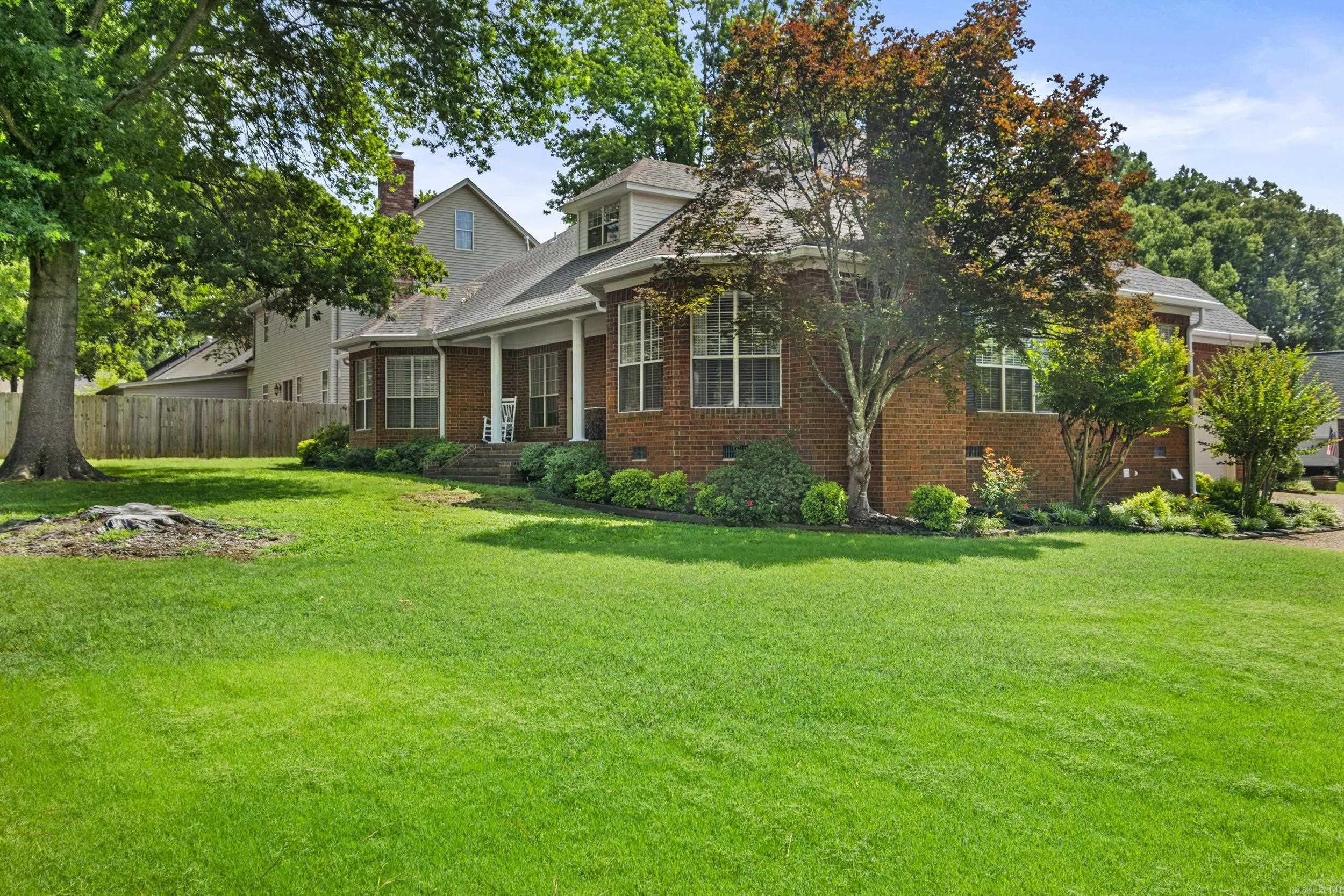 RIVER OAKS - Residential