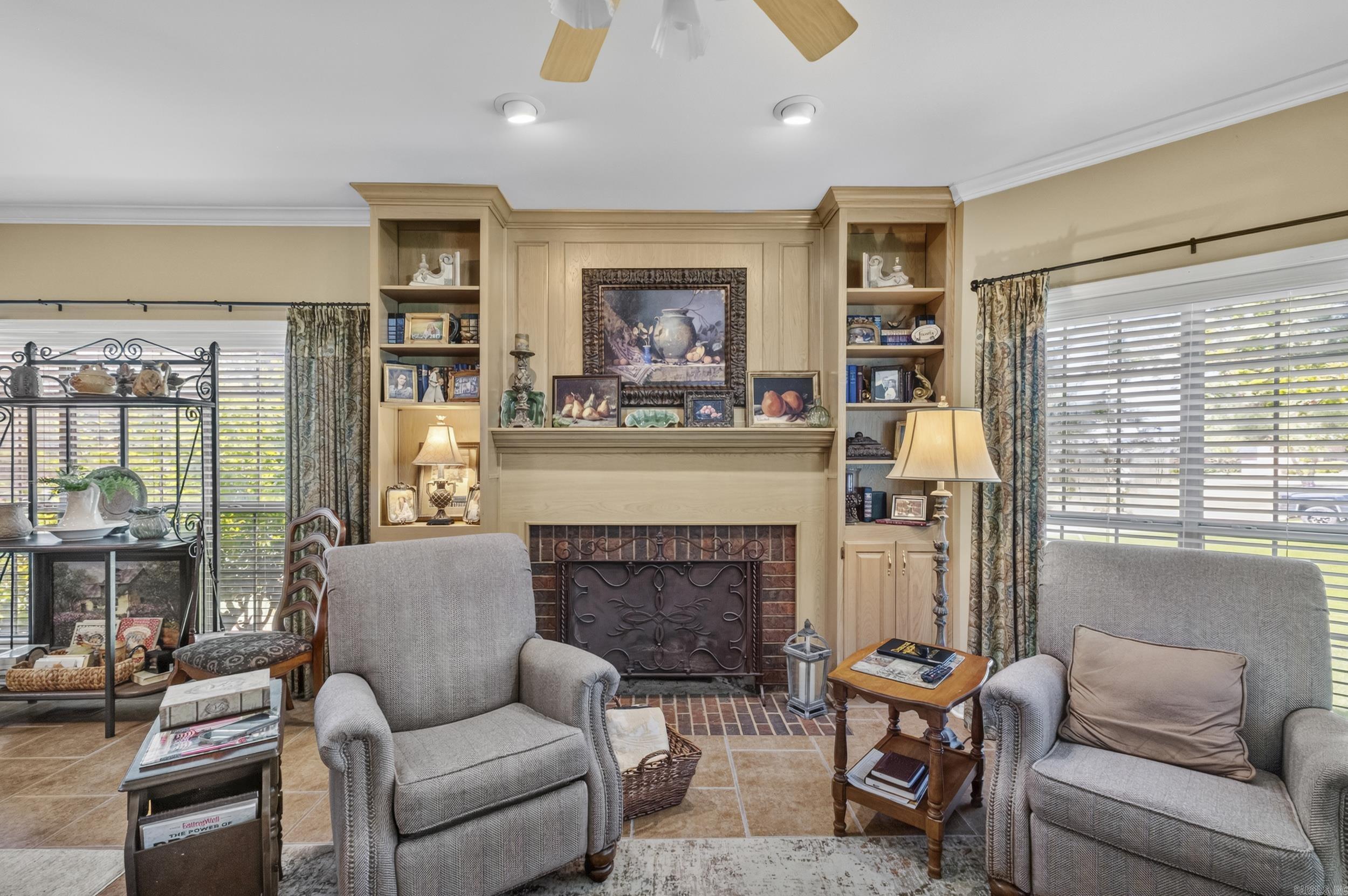 RIVER OAKS - Residential