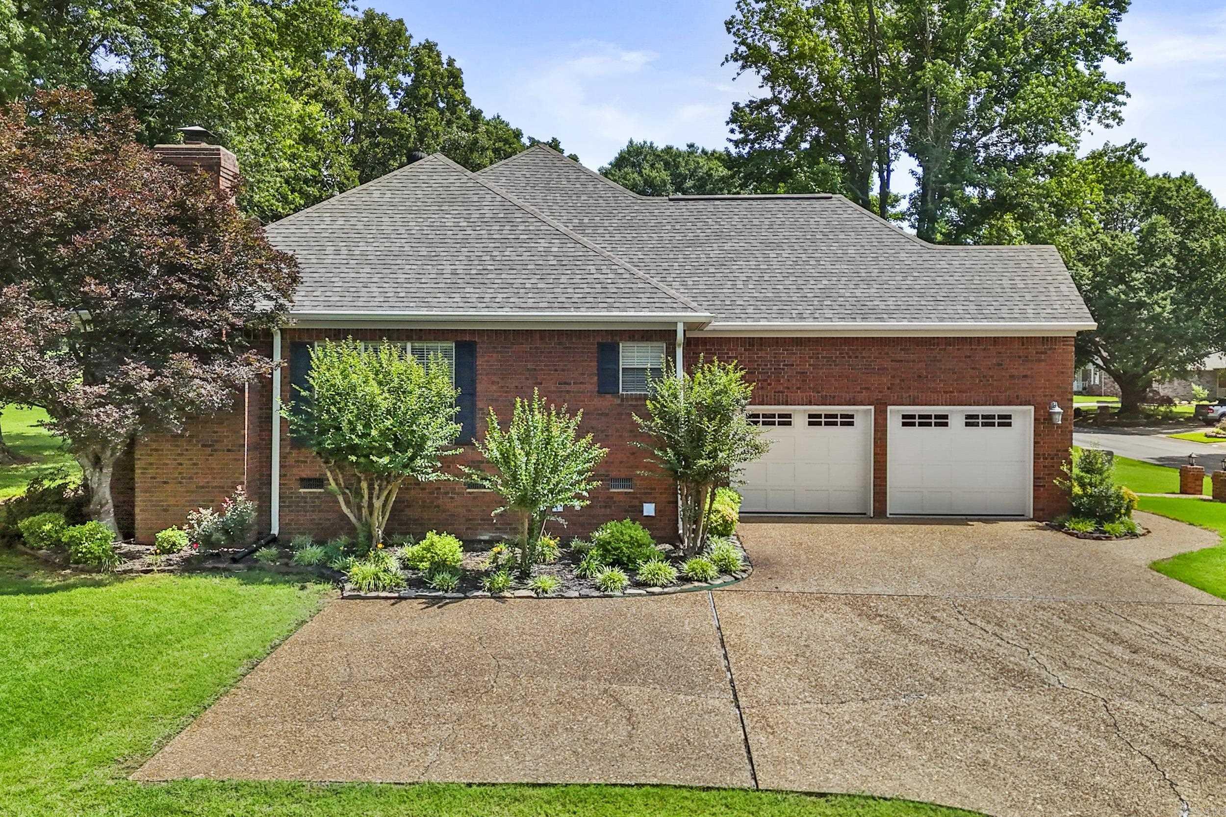 RIVER OAKS - Residential