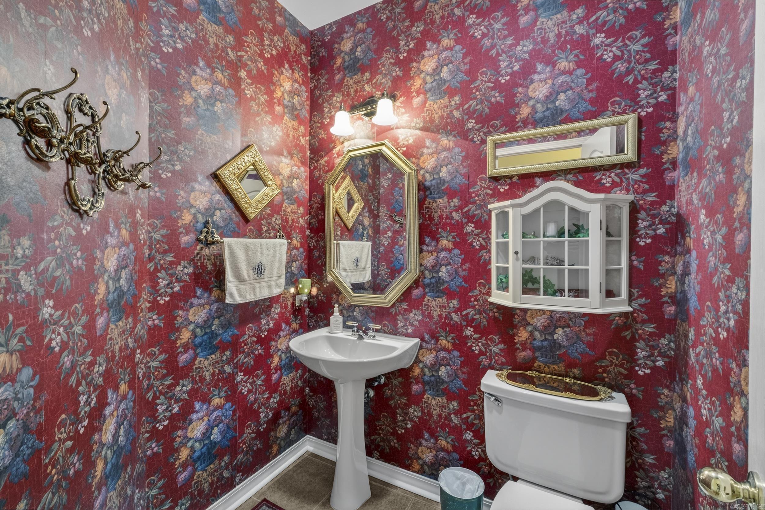 RIVER OAKS - Residential