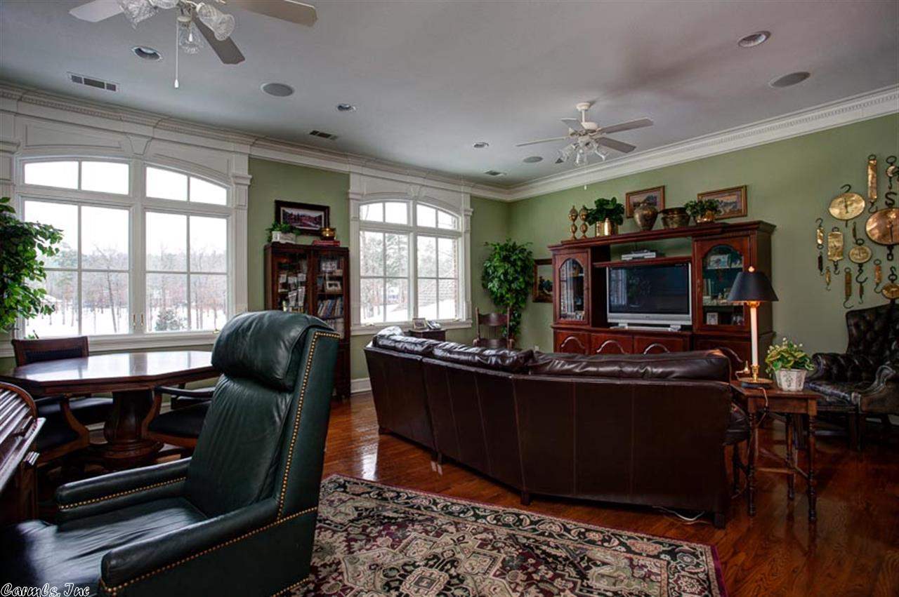 CHENAL VALLEY CHENAL CIRCLE - Residential