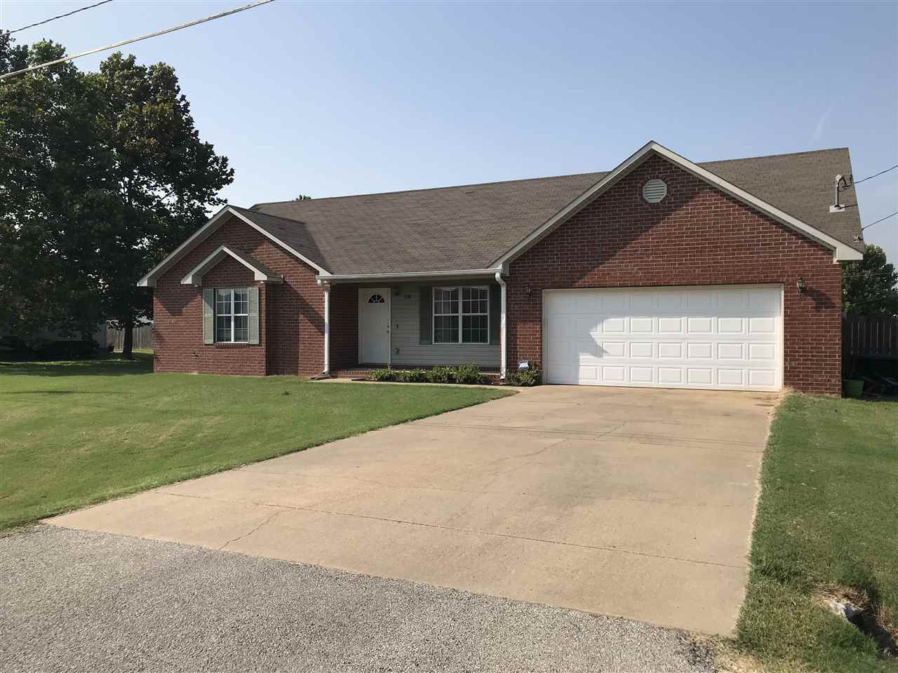 3 bed 2 bath home in westside school district!