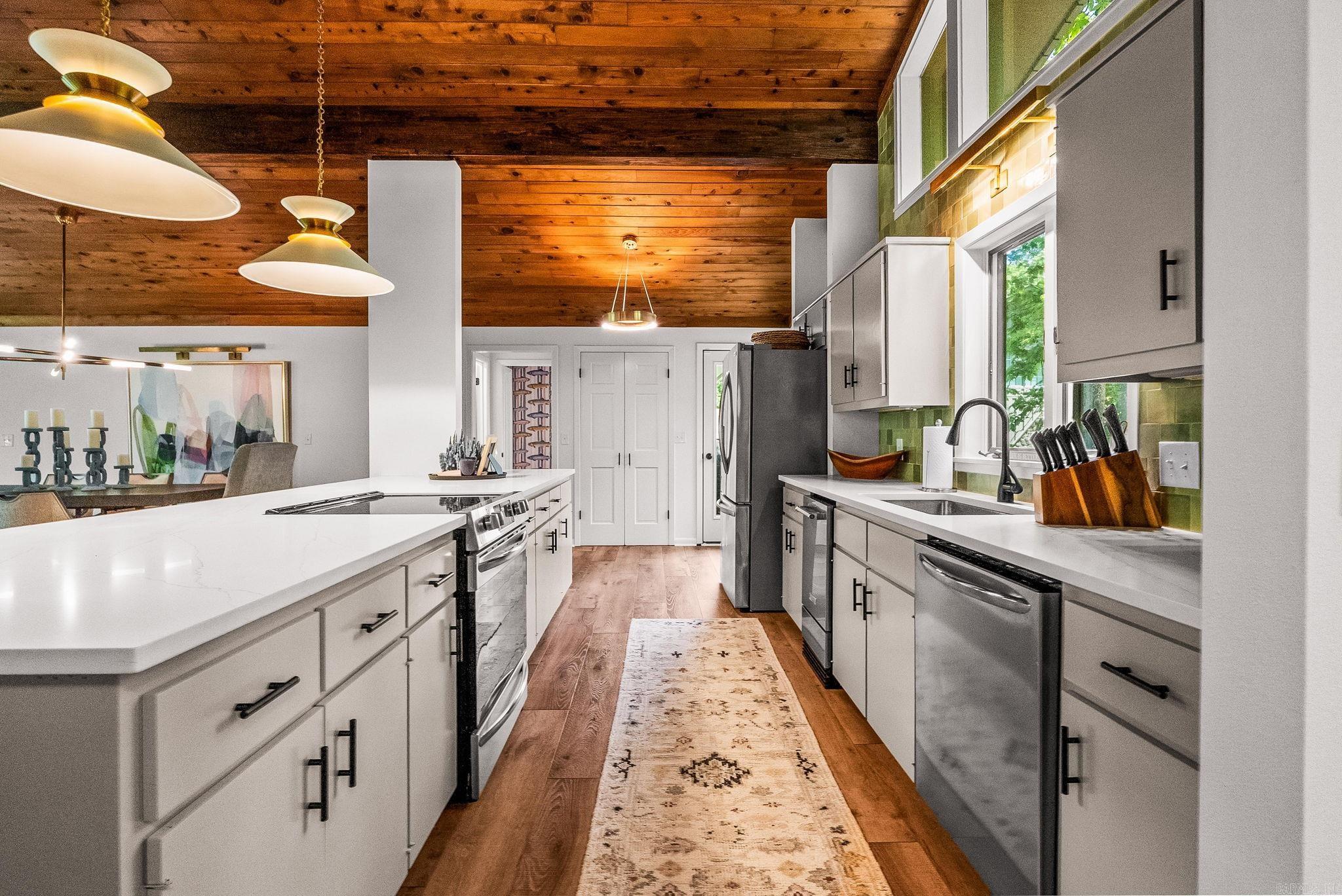 Eden Isle-Country Club - Residential