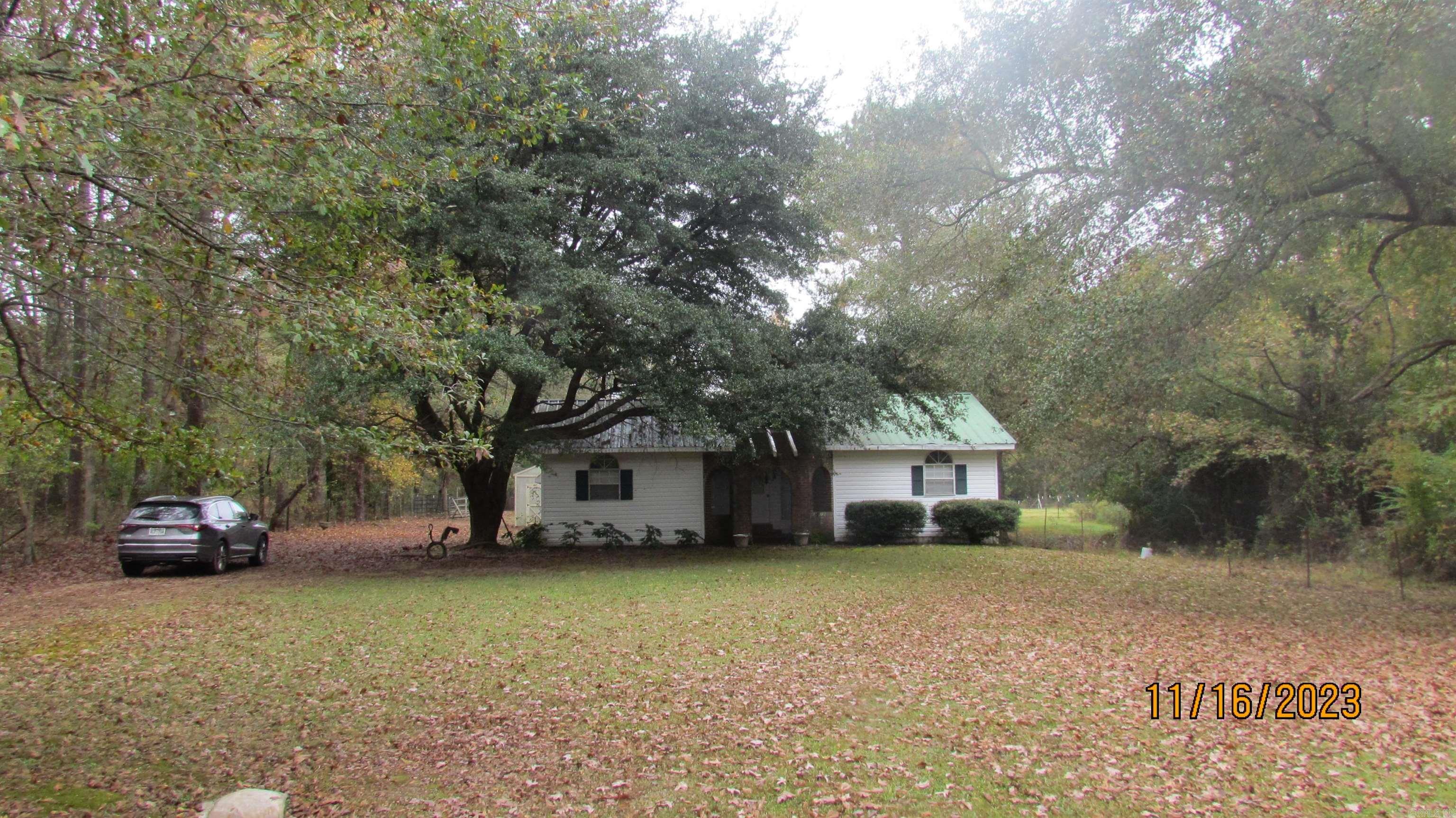 KELLY ACREAGES - Residential
