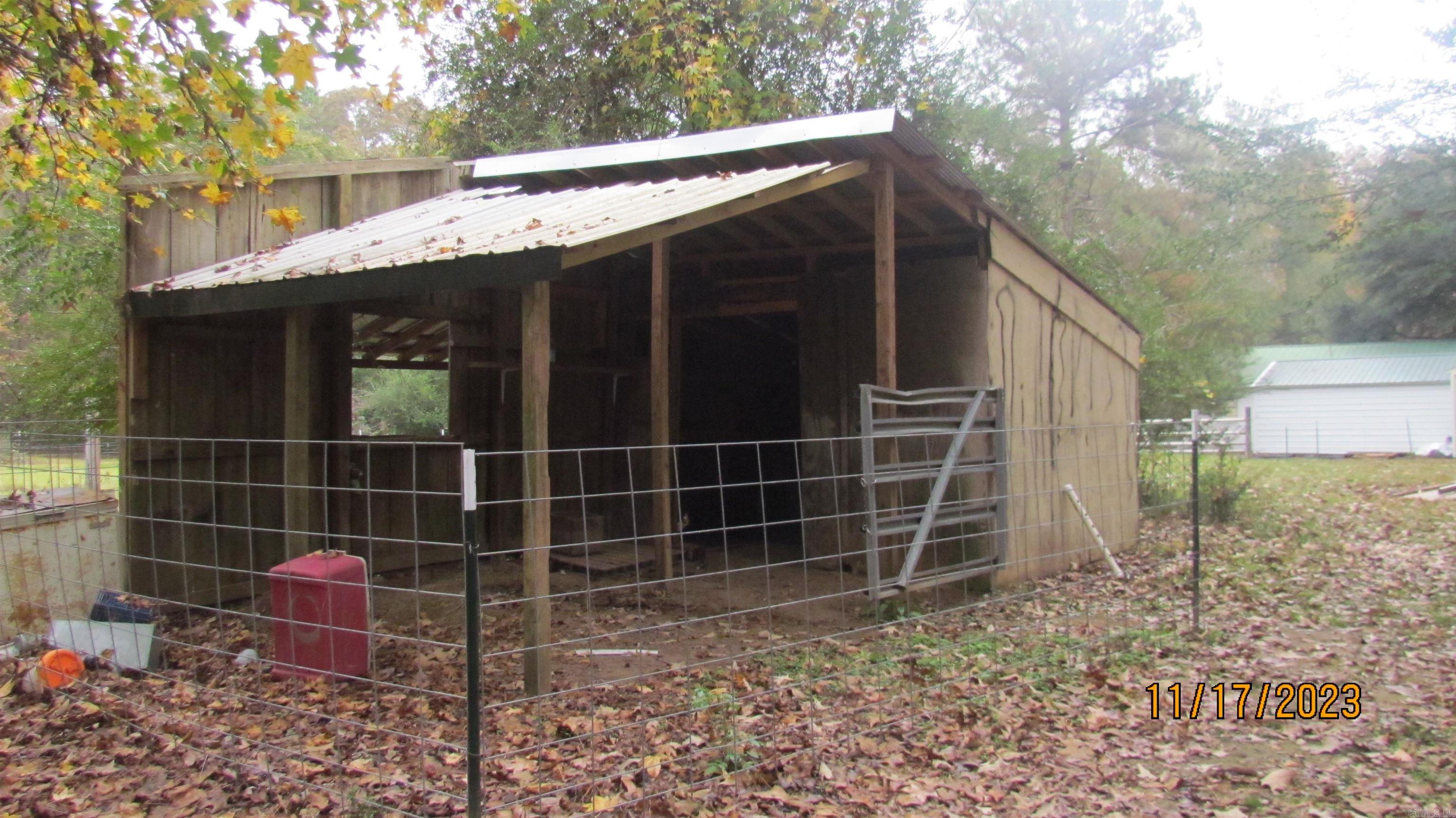 KELLY ACREAGES - Residential