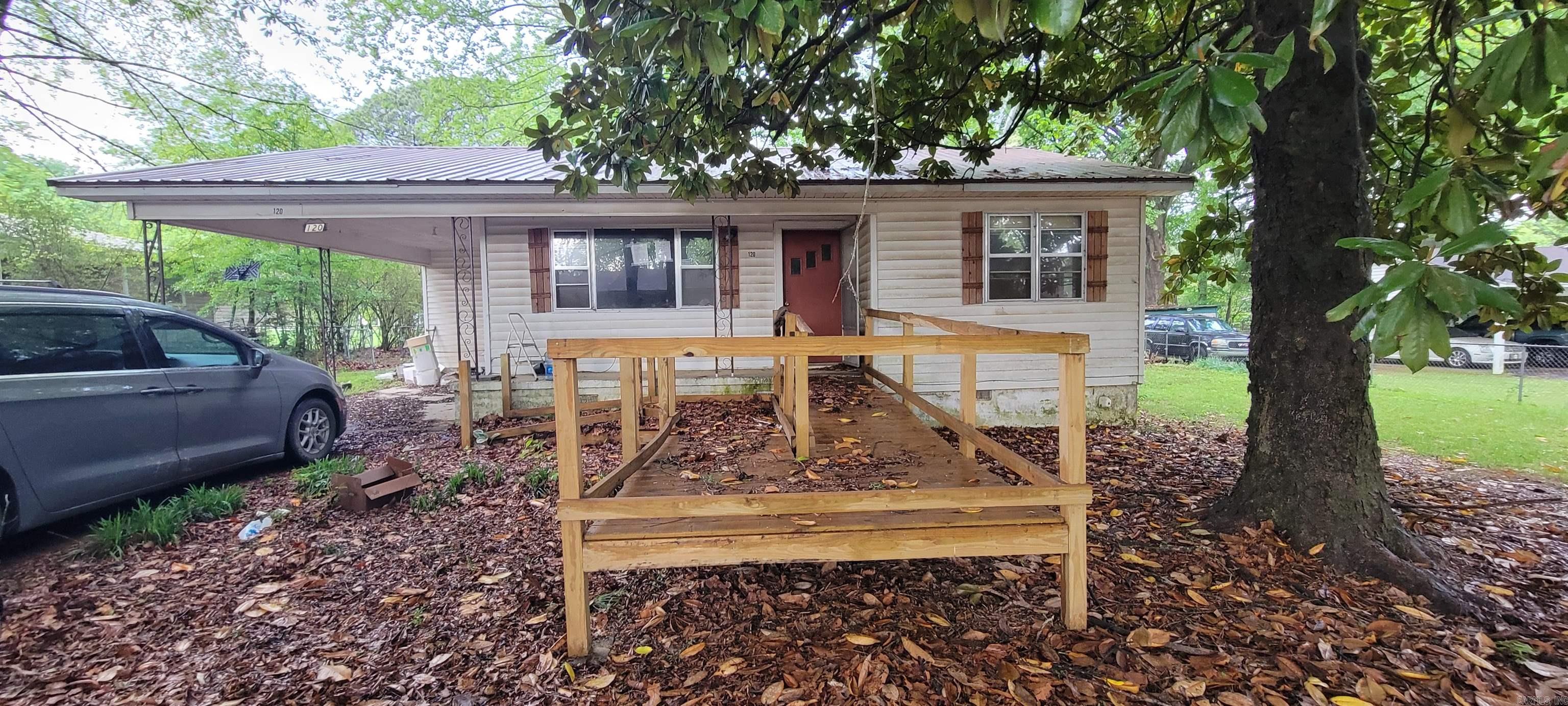LAPLAZA ACRES - Residential