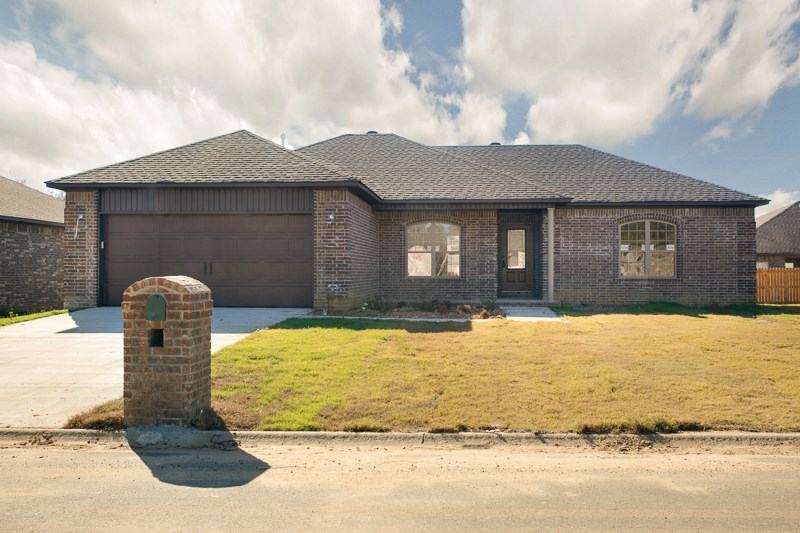 New 4 bedroom home under construction, looking at early August completion.  Home will offer stained cabinets, stainless steel appliances, granite countertops, large living room, tile floors, gas, tile showers, jetted tub, double vanities, large closets, brick, look now and pick things out yourself!!!