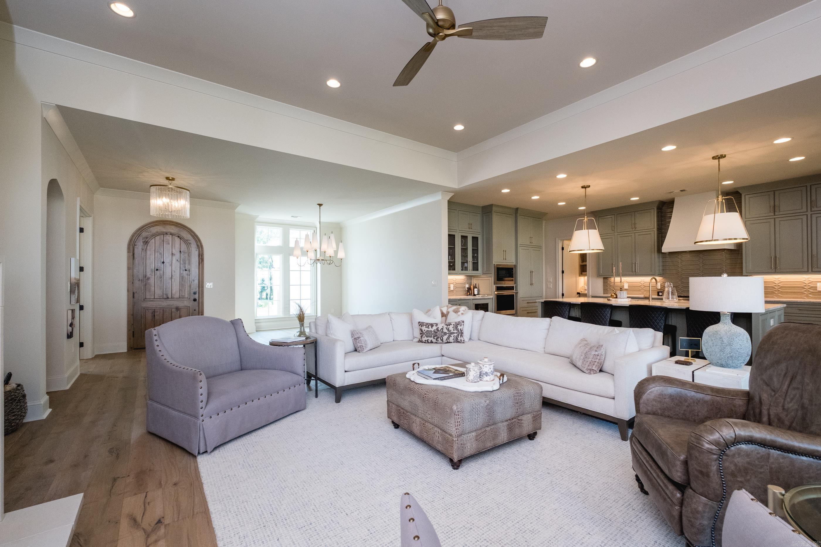 CHENAL VALLEY "MIRAMONT CIRCLE" - Residential