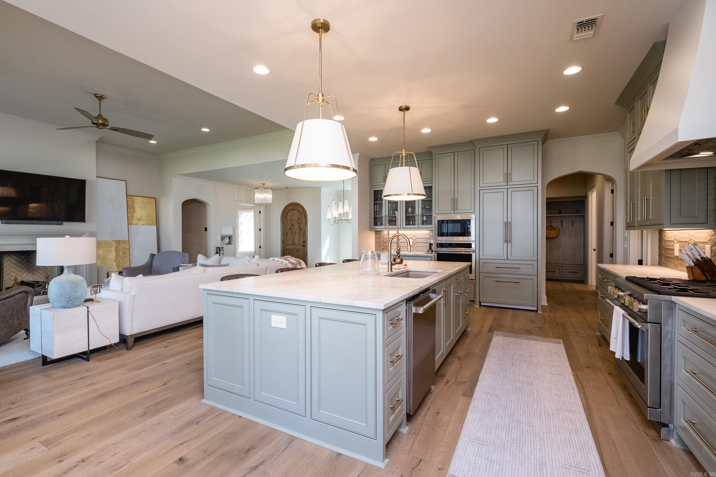 CHENAL VALLEY "MIRAMONT CIRCLE" - Residential