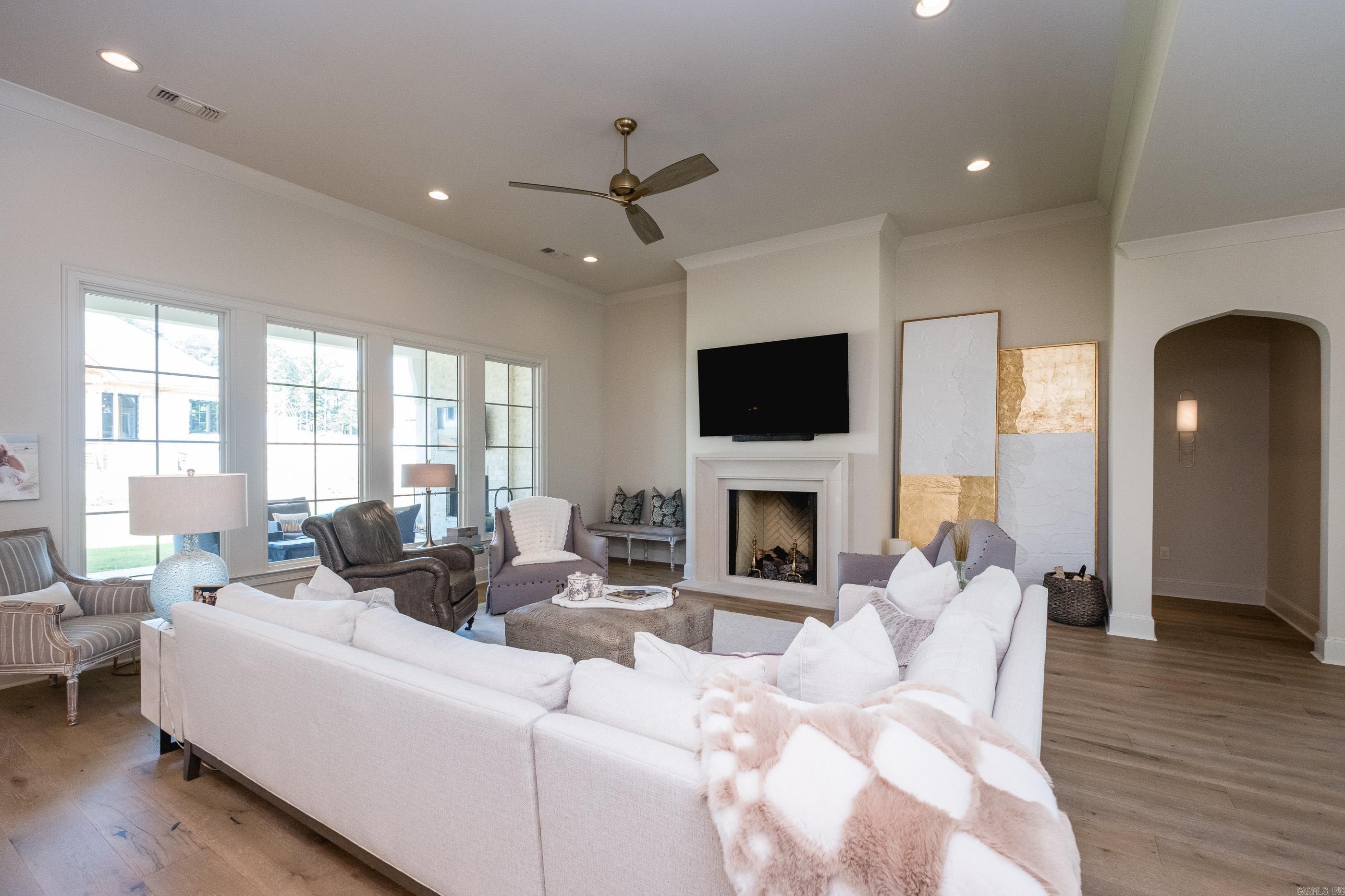 CHENAL VALLEY "MIRAMONT CIRCLE" - Residential