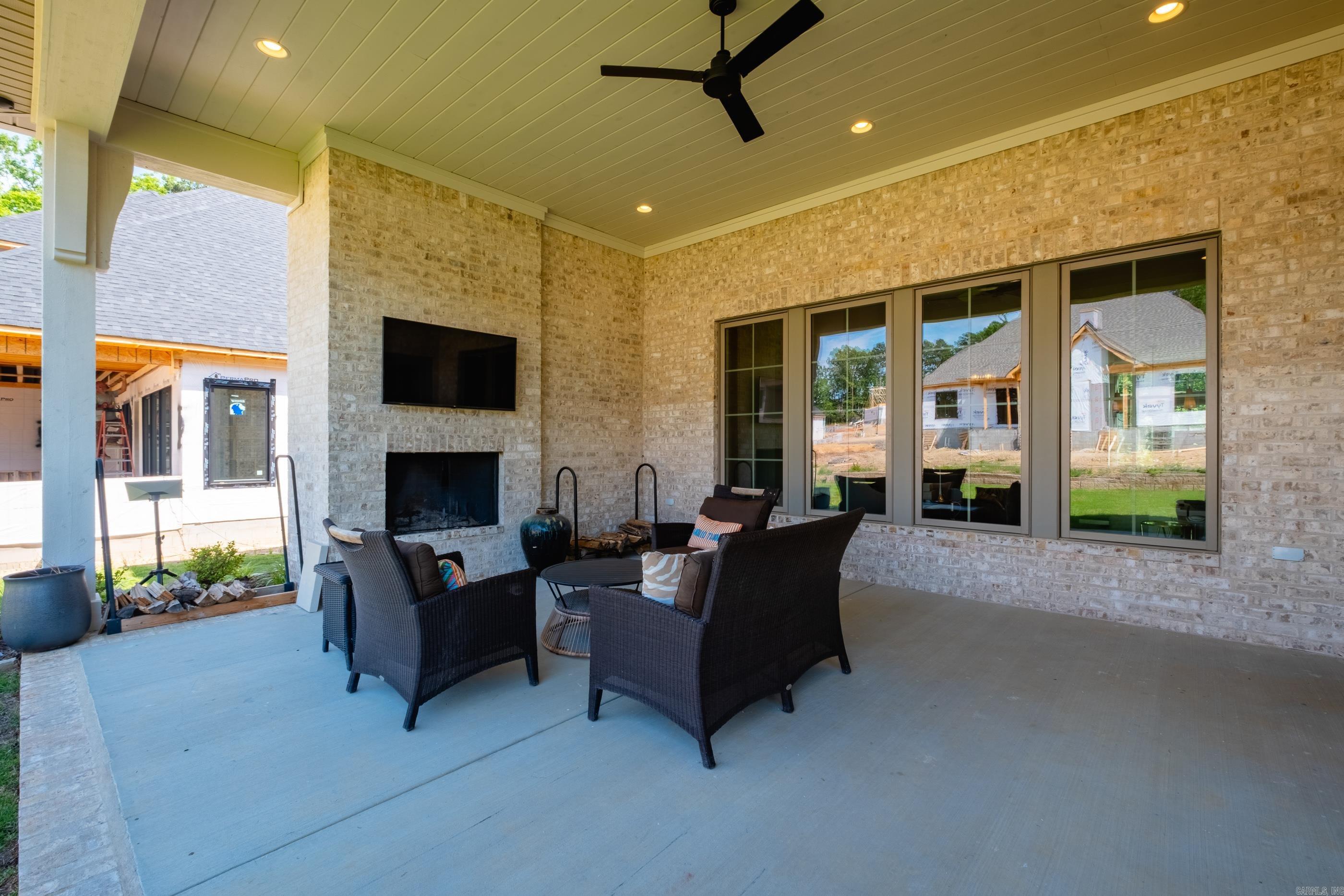 CHENAL VALLEY "MIRAMONT CIRCLE" - Residential