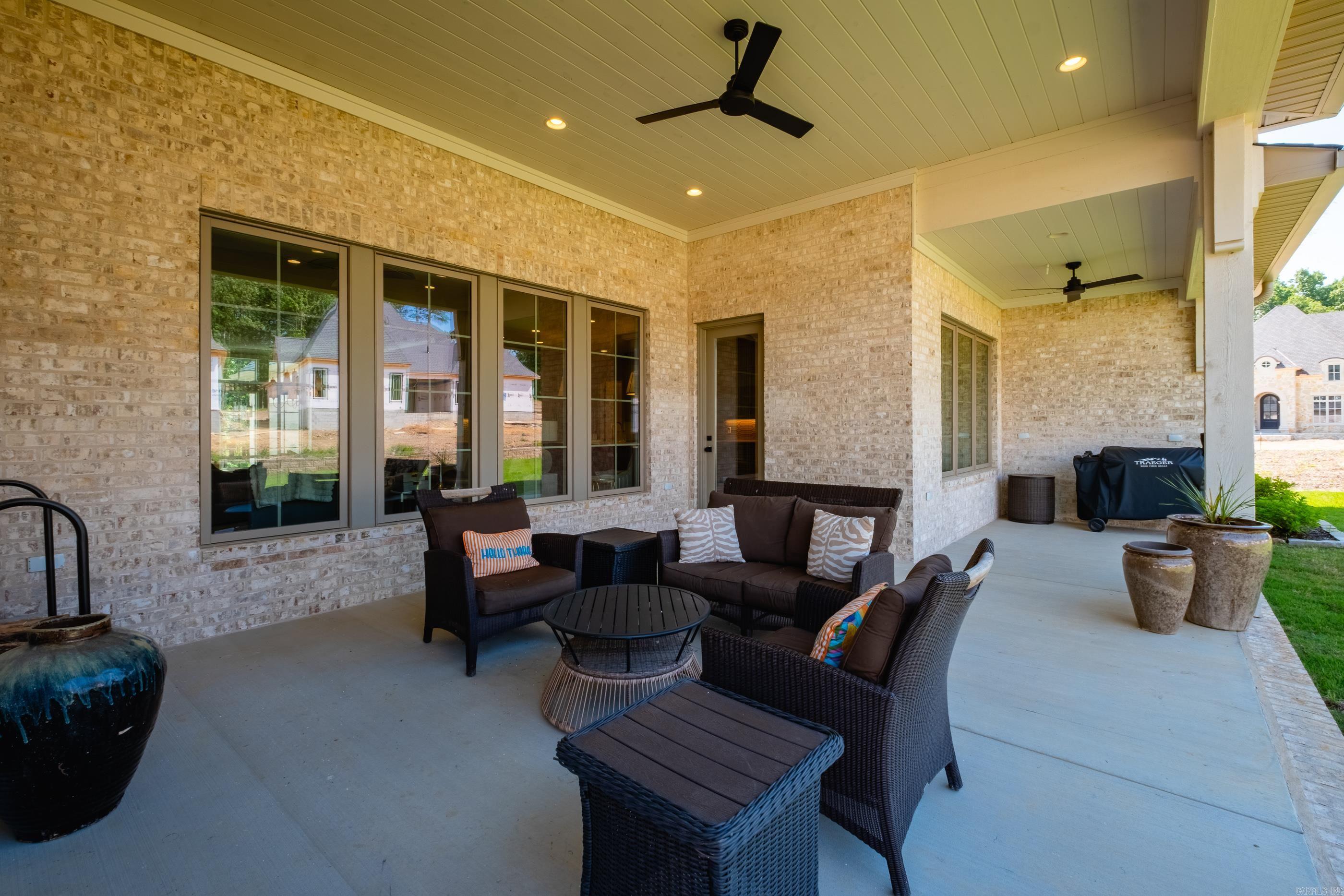 CHENAL VALLEY "MIRAMONT CIRCLE" - Residential