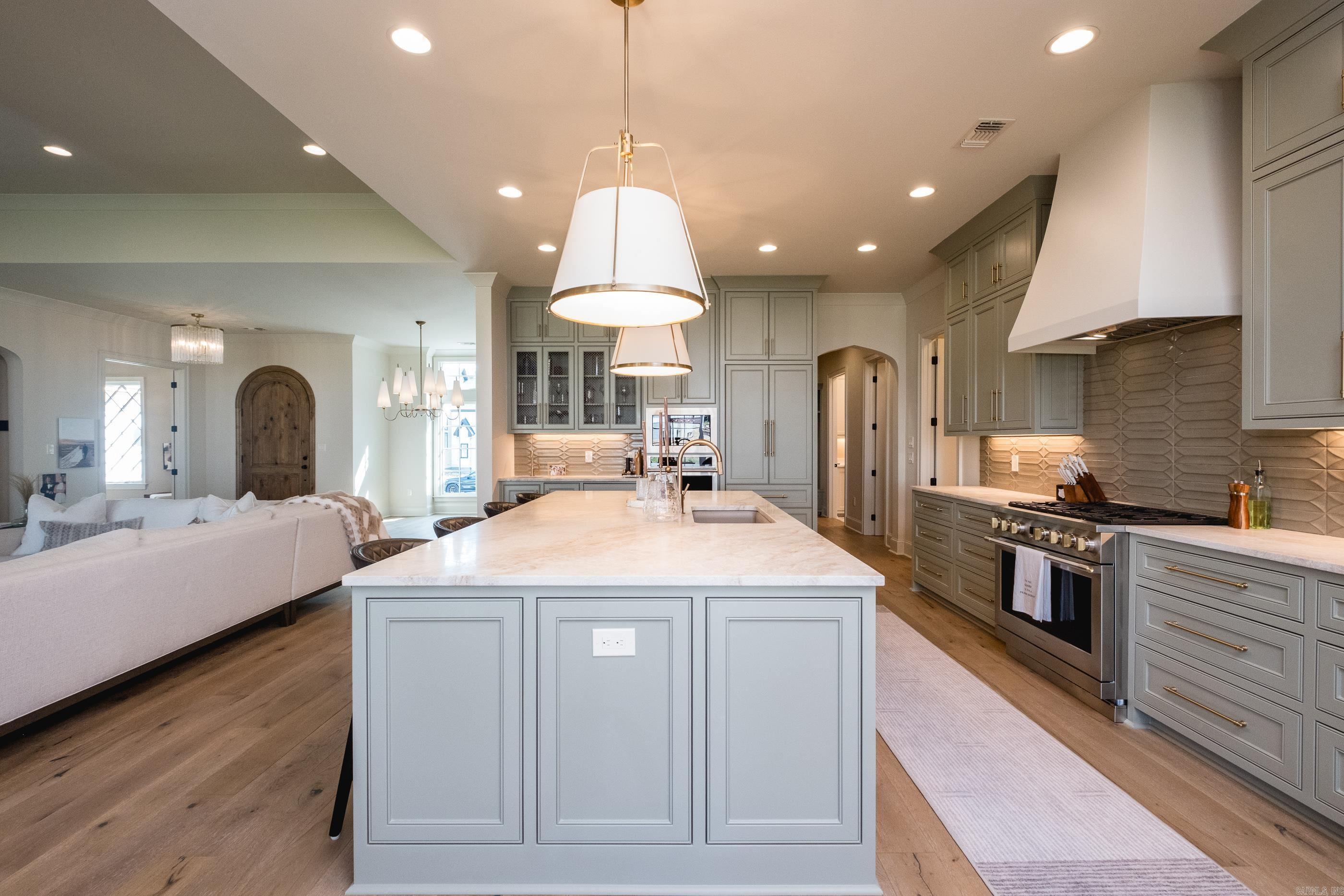 CHENAL VALLEY "MIRAMONT CIRCLE" - Residential