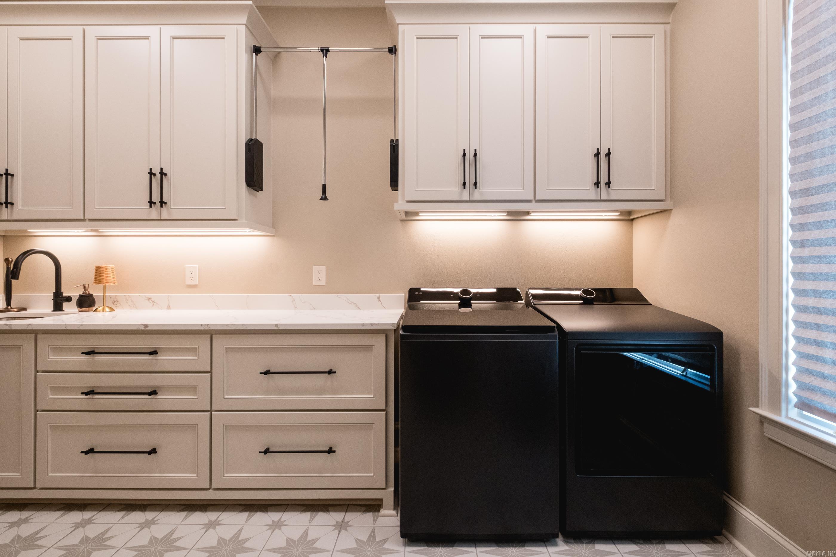 CHENAL VALLEY "MIRAMONT CIRCLE" - Residential