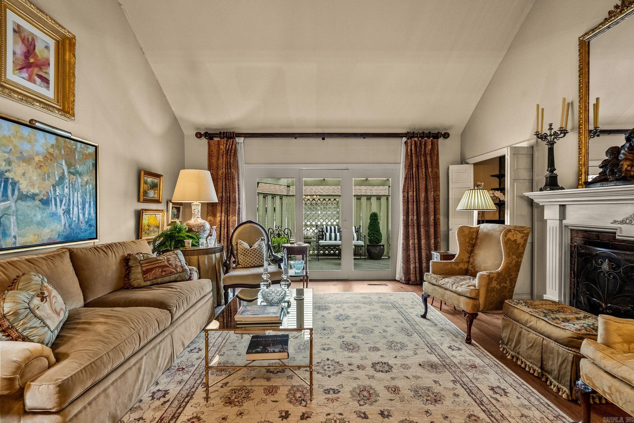WOODRIDGE TOWNHOMES - Residential