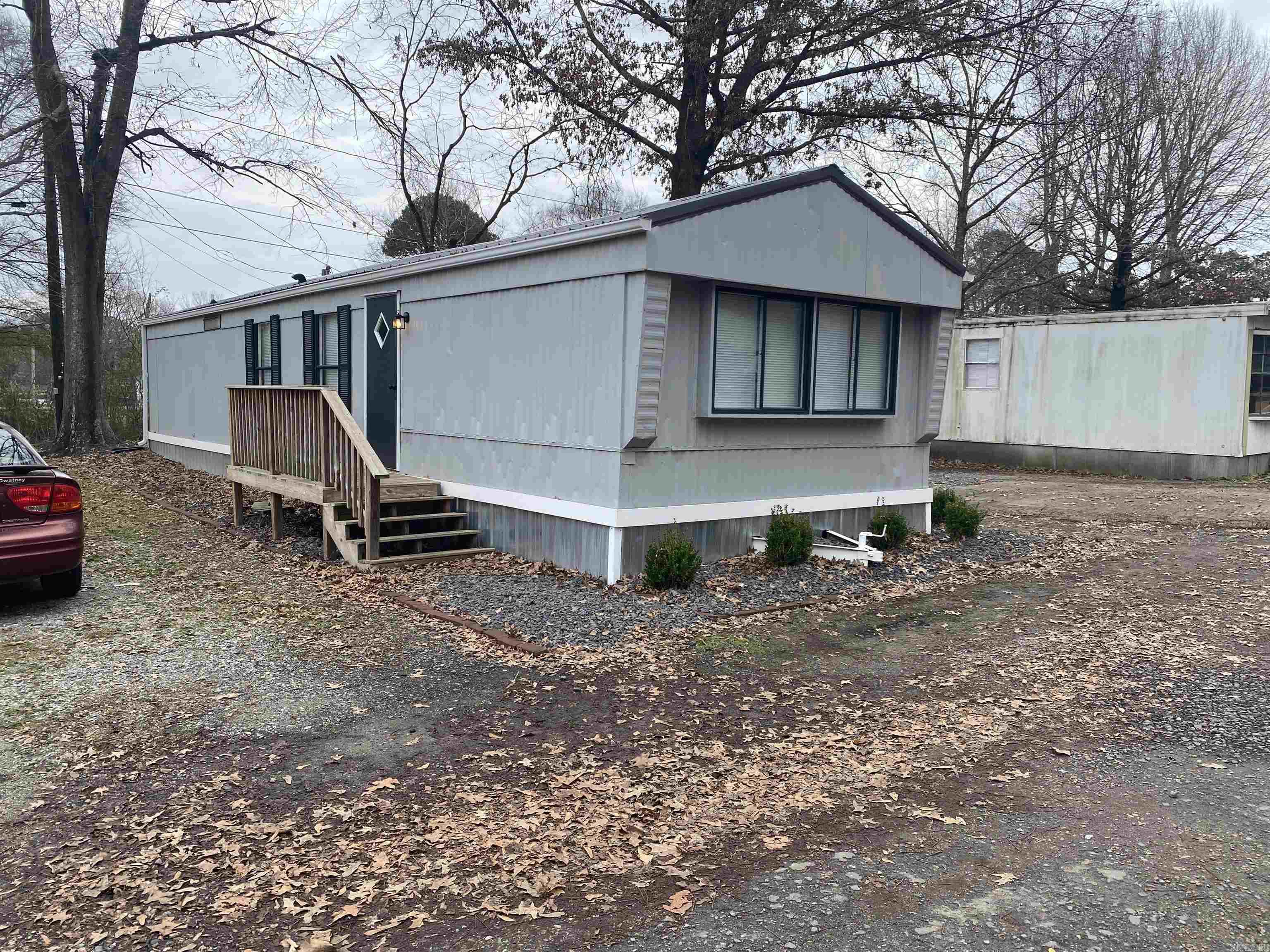 Come check out this newly remodeled mobile home. 2 bedrooms and 1 bathroom. $50 water/trash fee. Pets acceptable with $250 non-refundable fee and $40 per month pet fee.Lease terms $675 deposit, $40 application fee. Apply online at c21prjxrentals.com