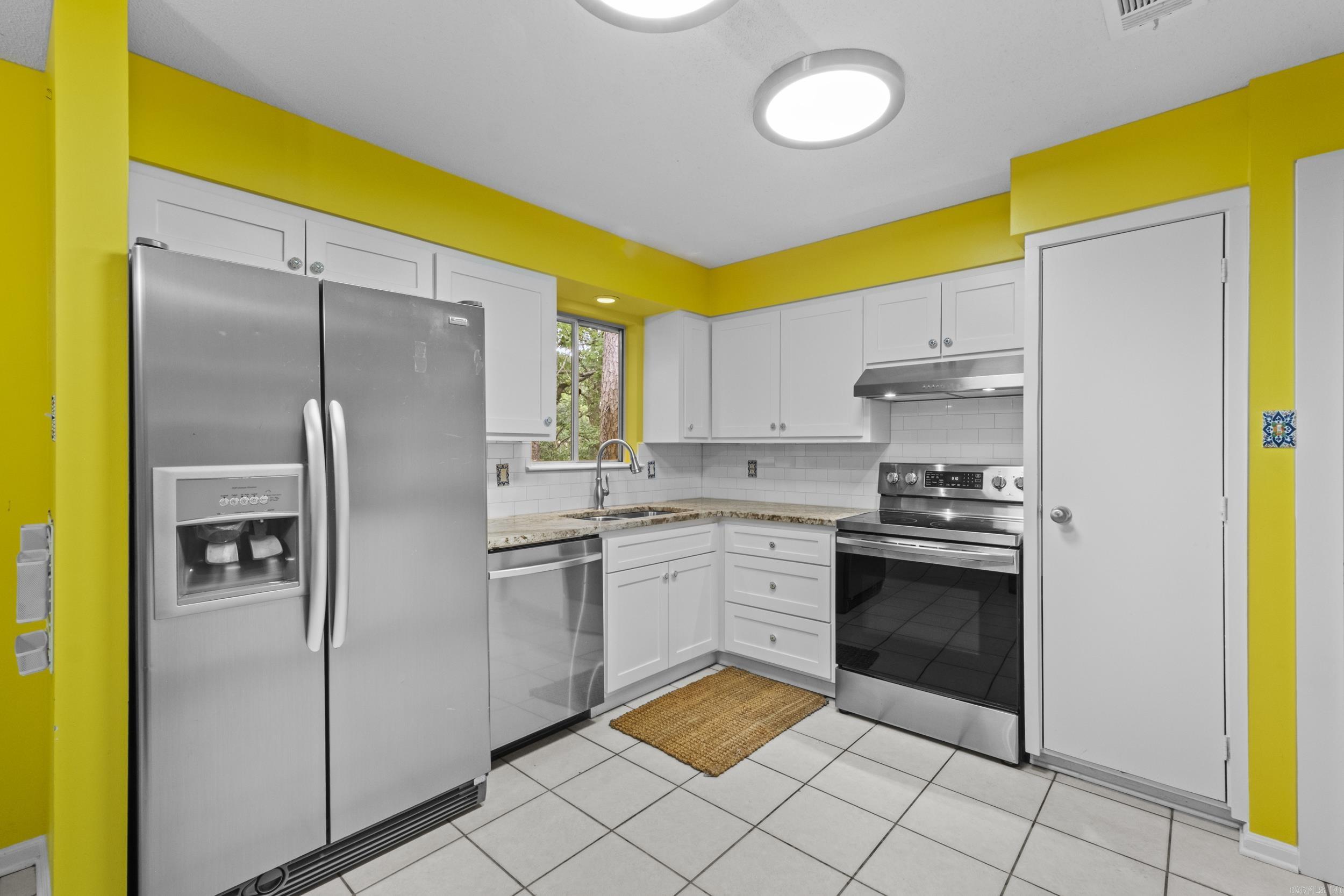 COLONY WEST - Residential