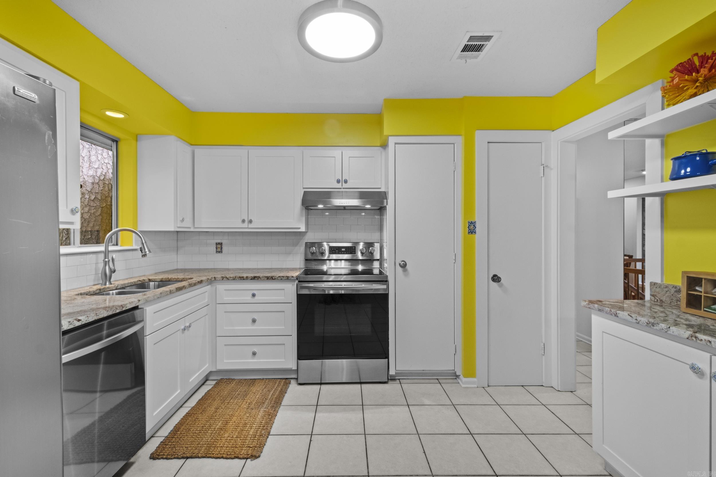 COLONY WEST - Residential