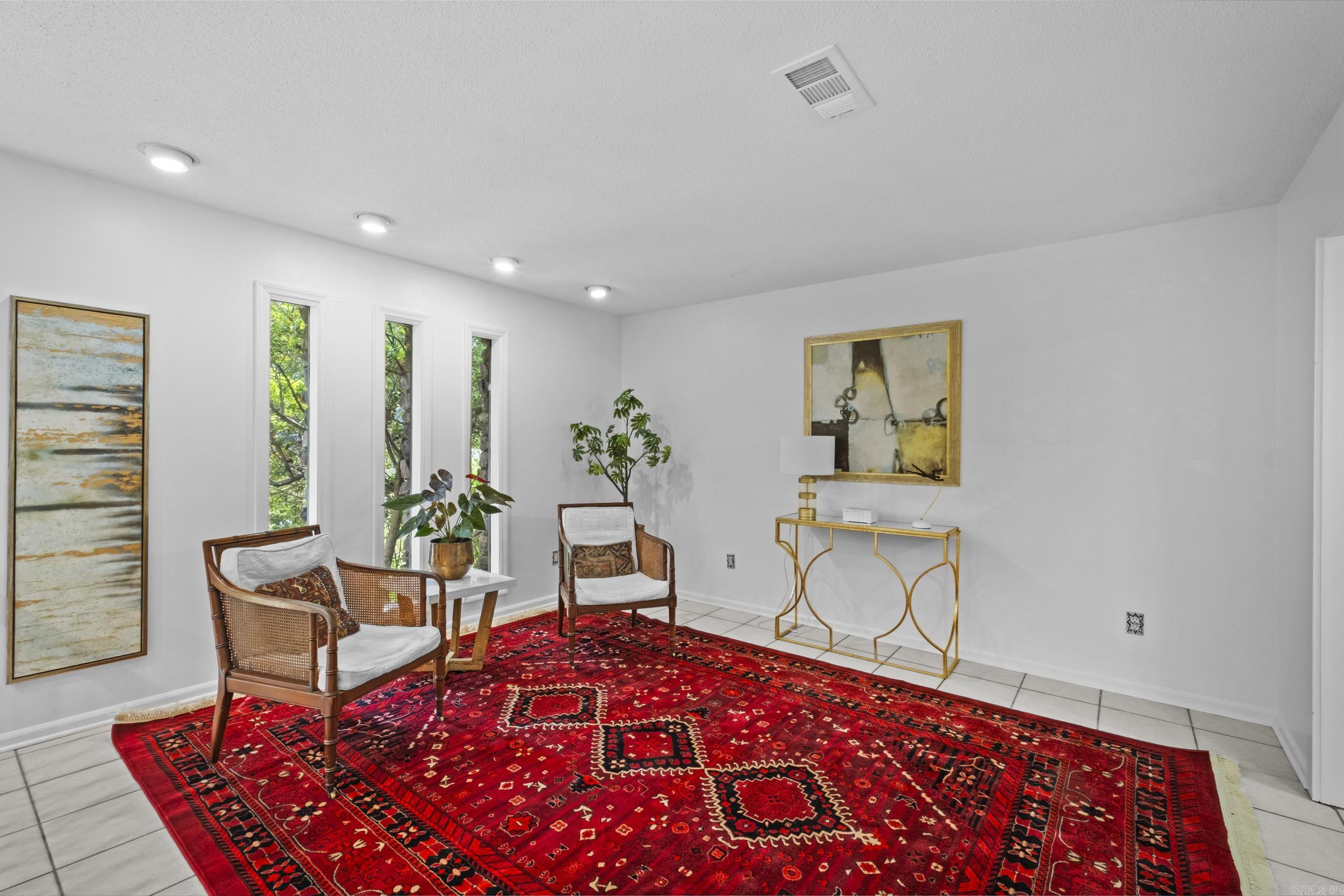 COLONY WEST - Residential