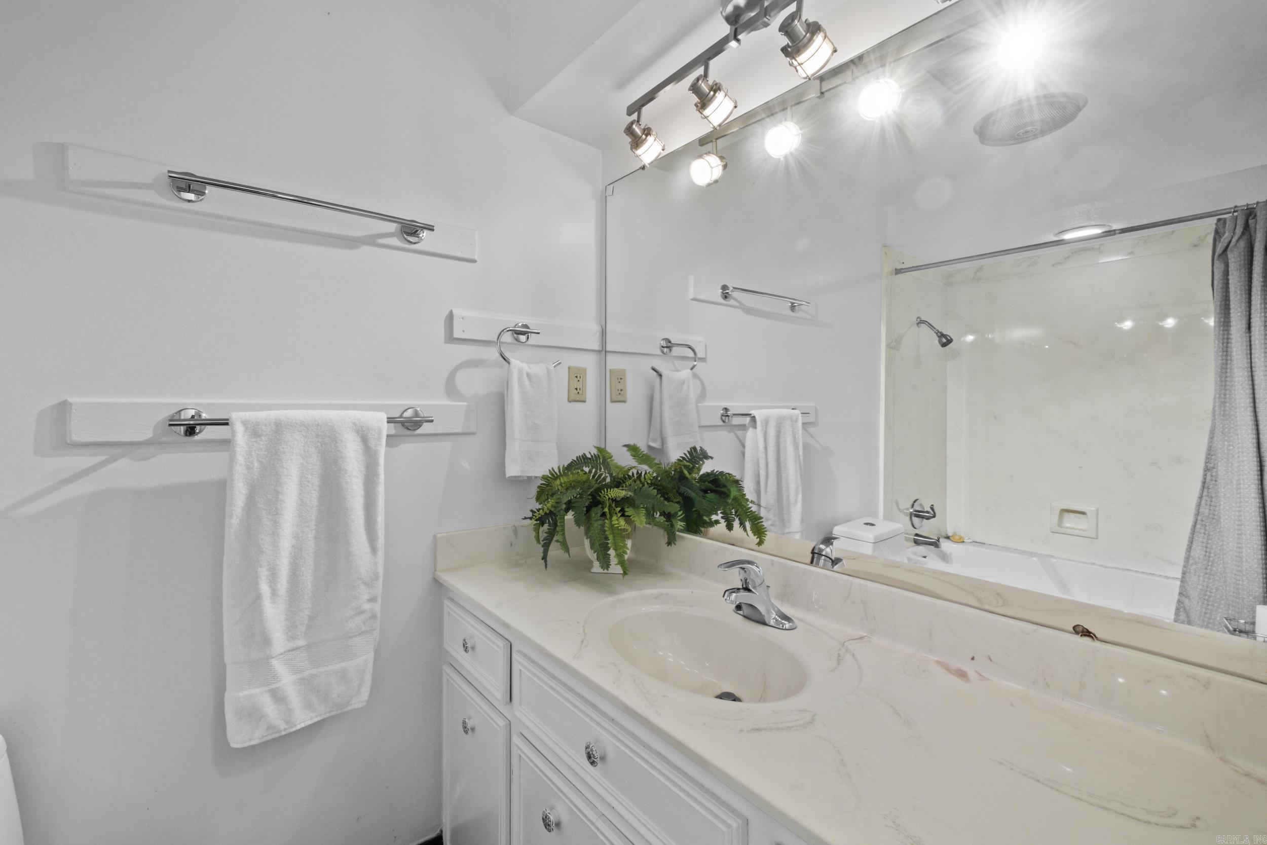 COLONY WEST - Residential