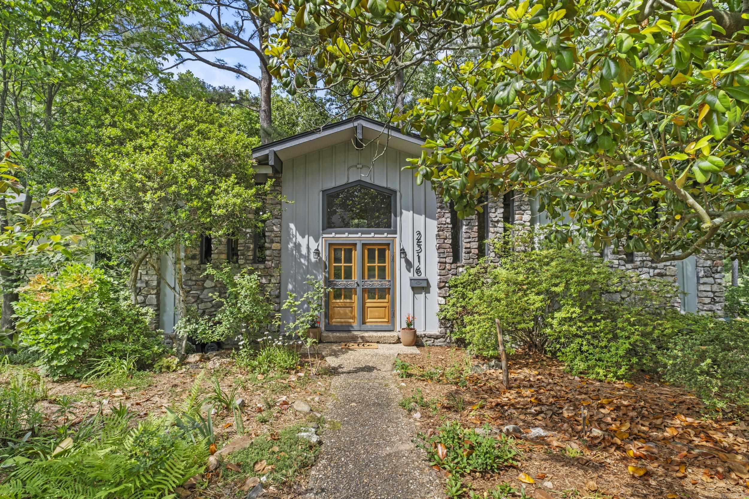 COLONY WEST - Residential