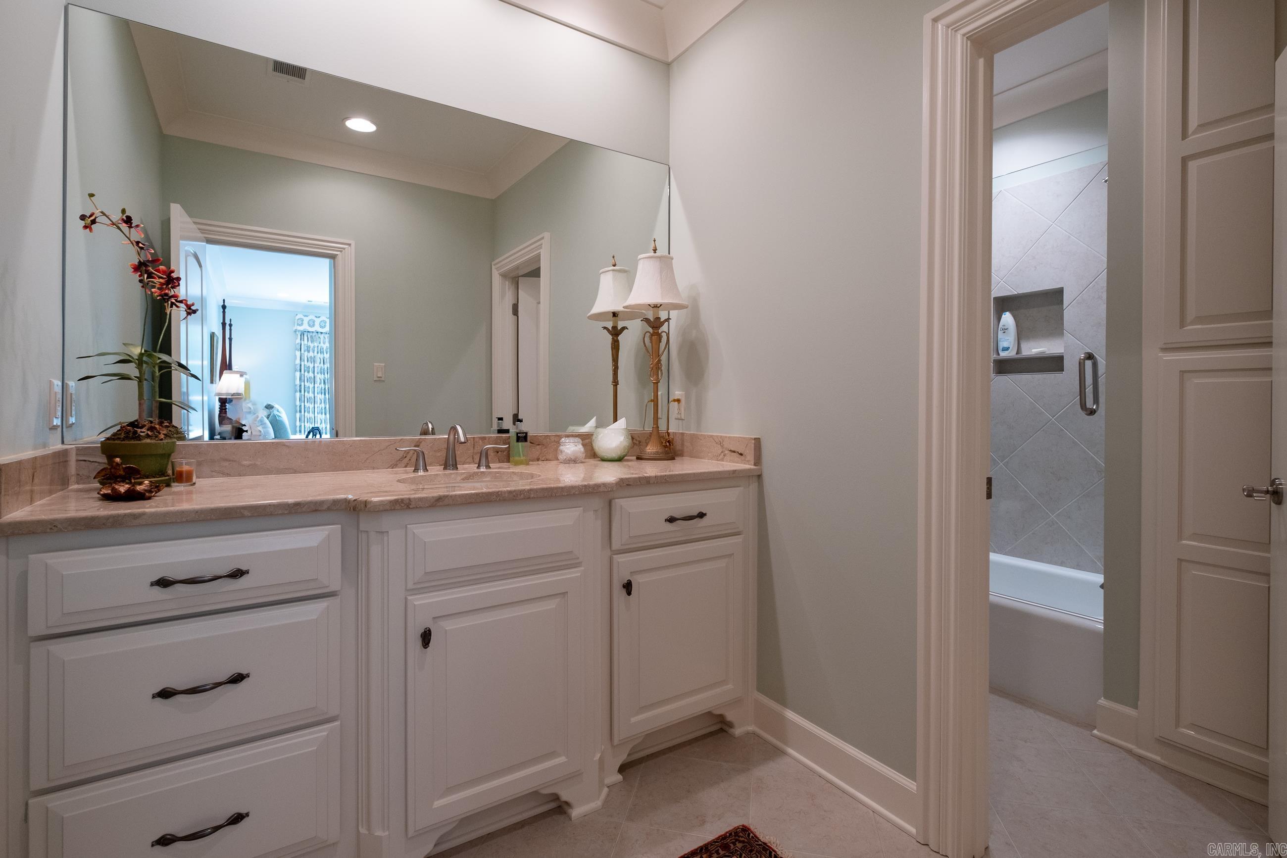 CHENAL VALLEY SOLOGNE CIRCLE - Residential
