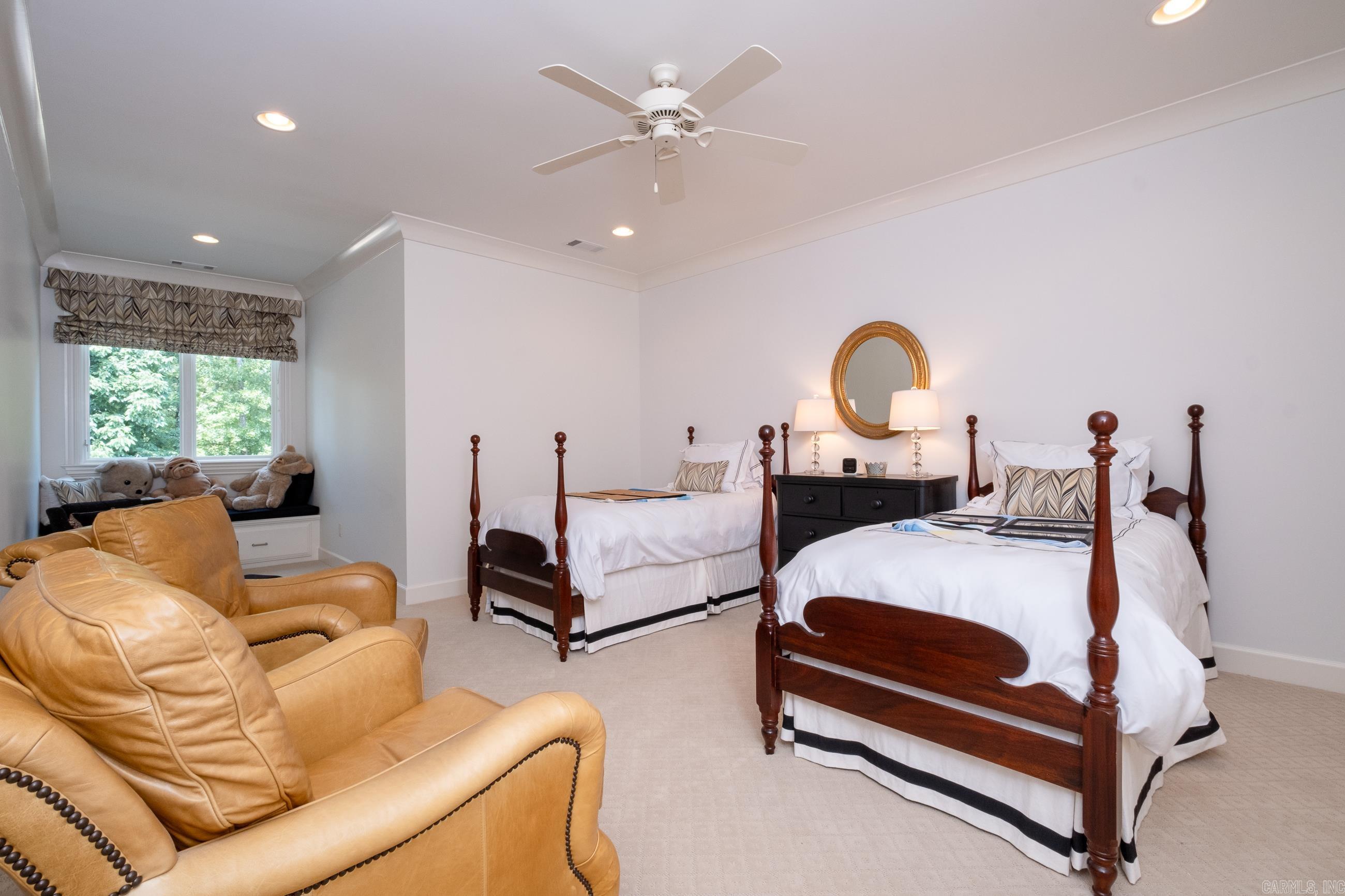 CHENAL VALLEY SOLOGNE CIRCLE - Residential