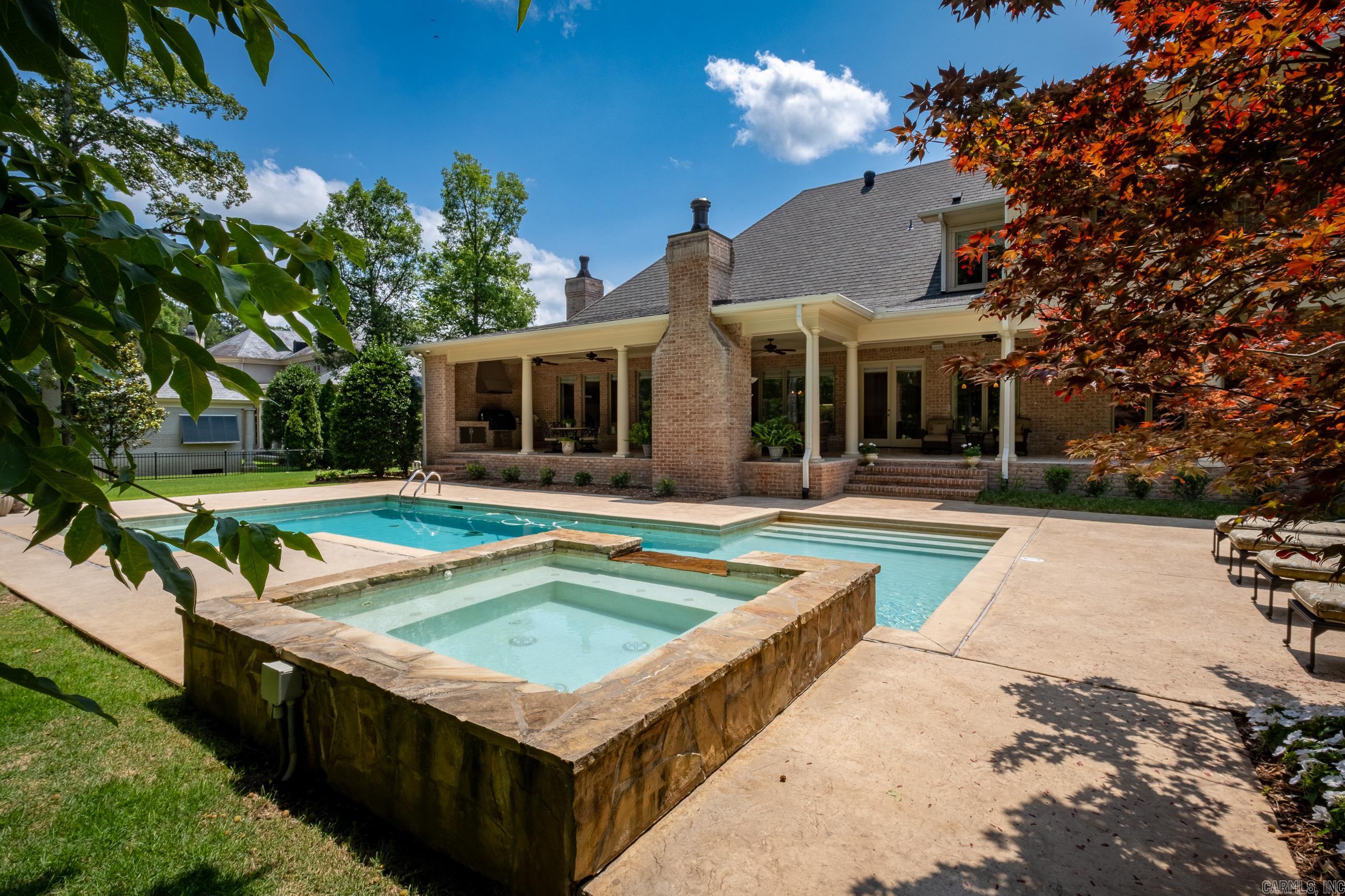 CHENAL VALLEY SOLOGNE CIRCLE - Residential