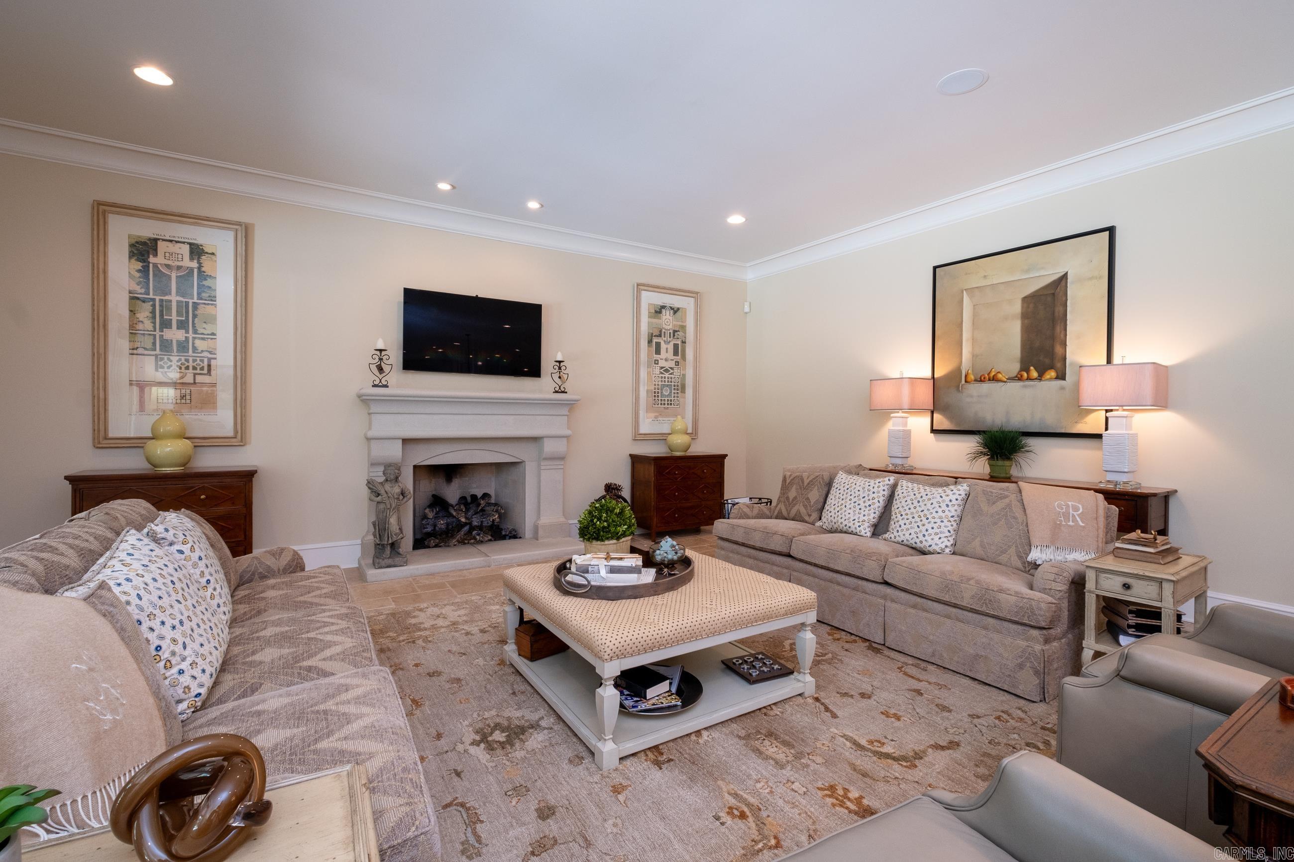 CHENAL VALLEY SOLOGNE CIRCLE - Residential
