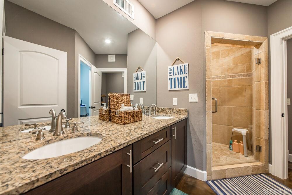 NARROWS INN AT GREERS FERRY HPR - Residential