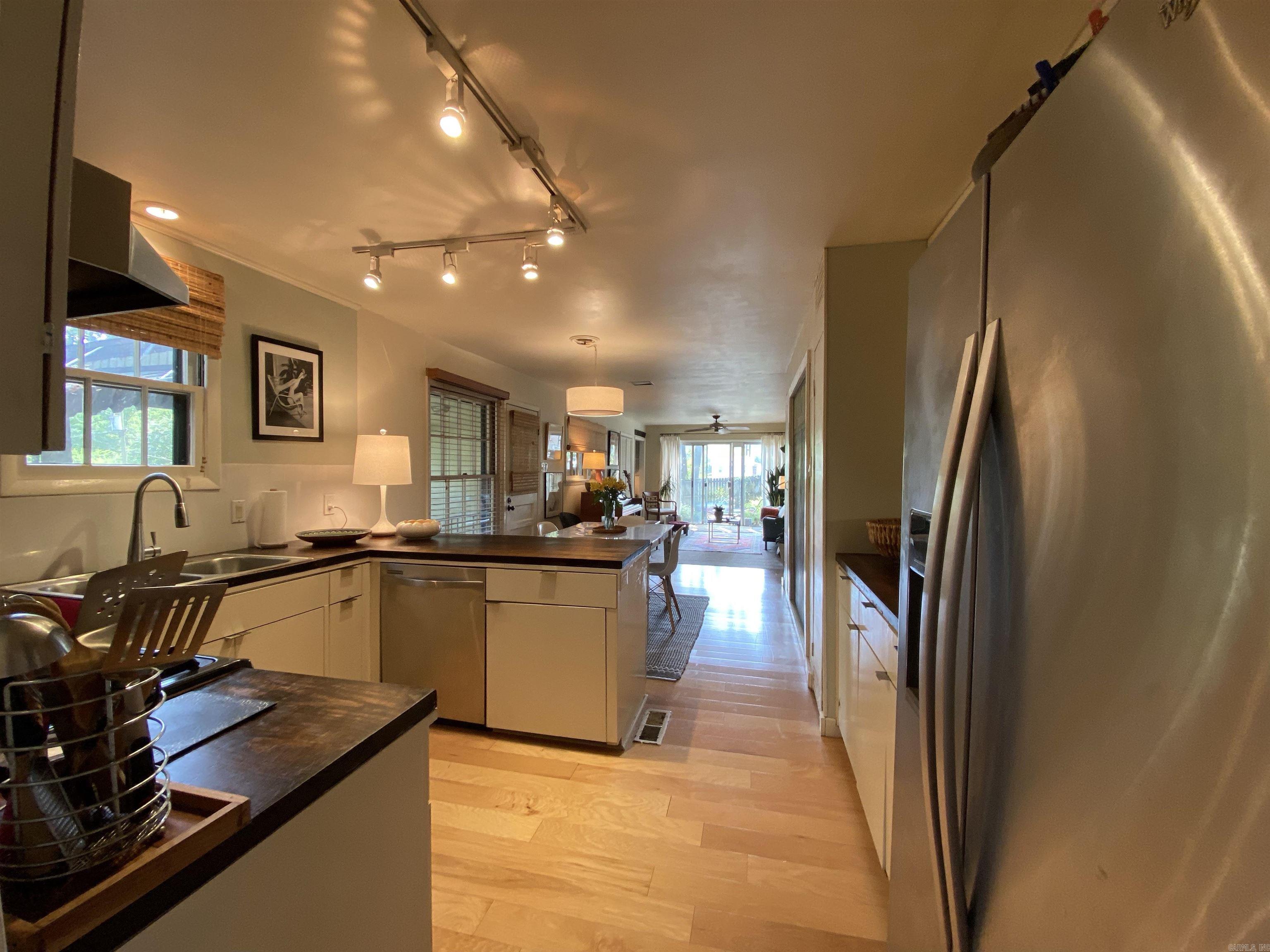 LINCOLN PARK - Residential