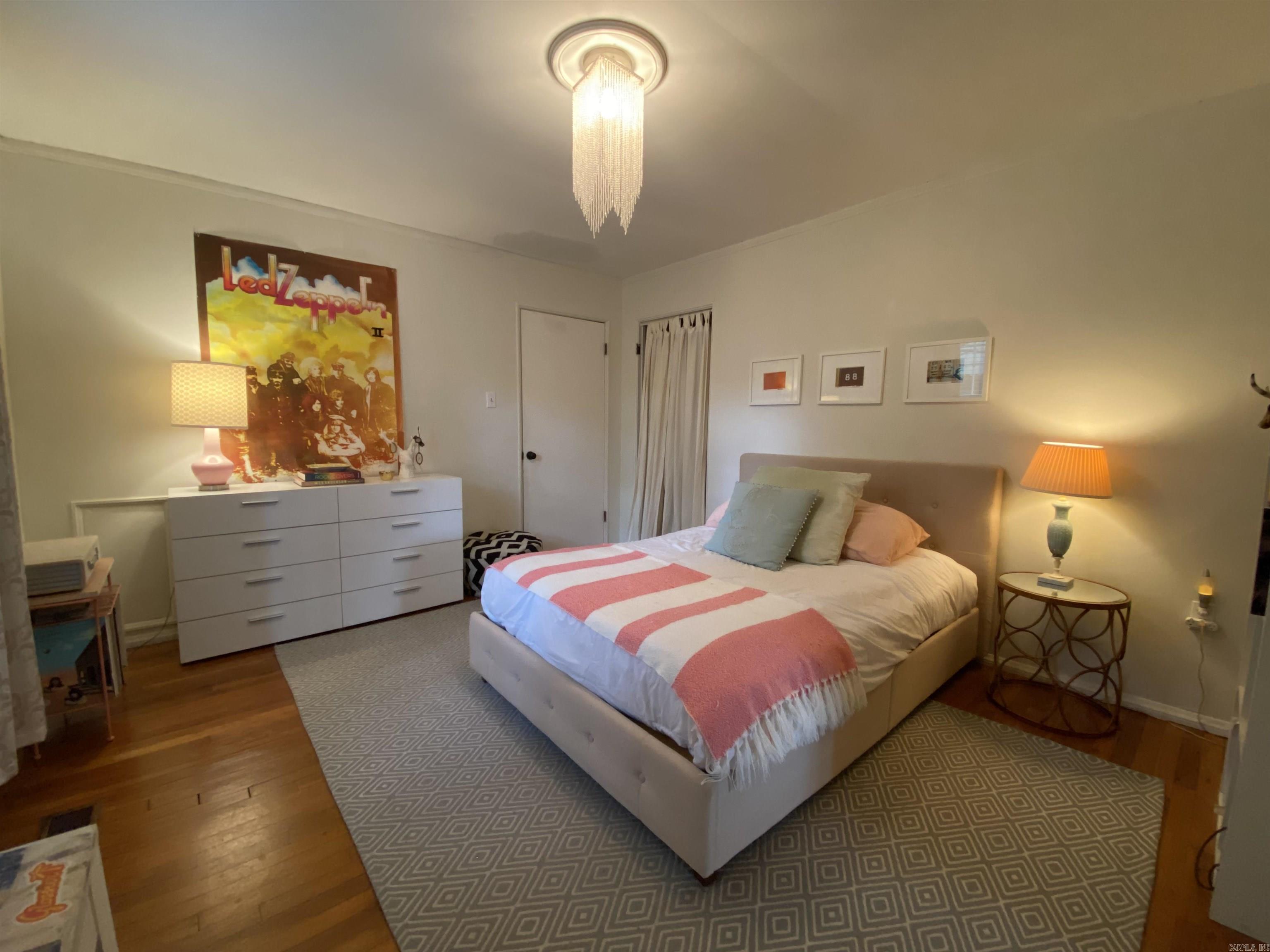 LINCOLN PARK - Residential
