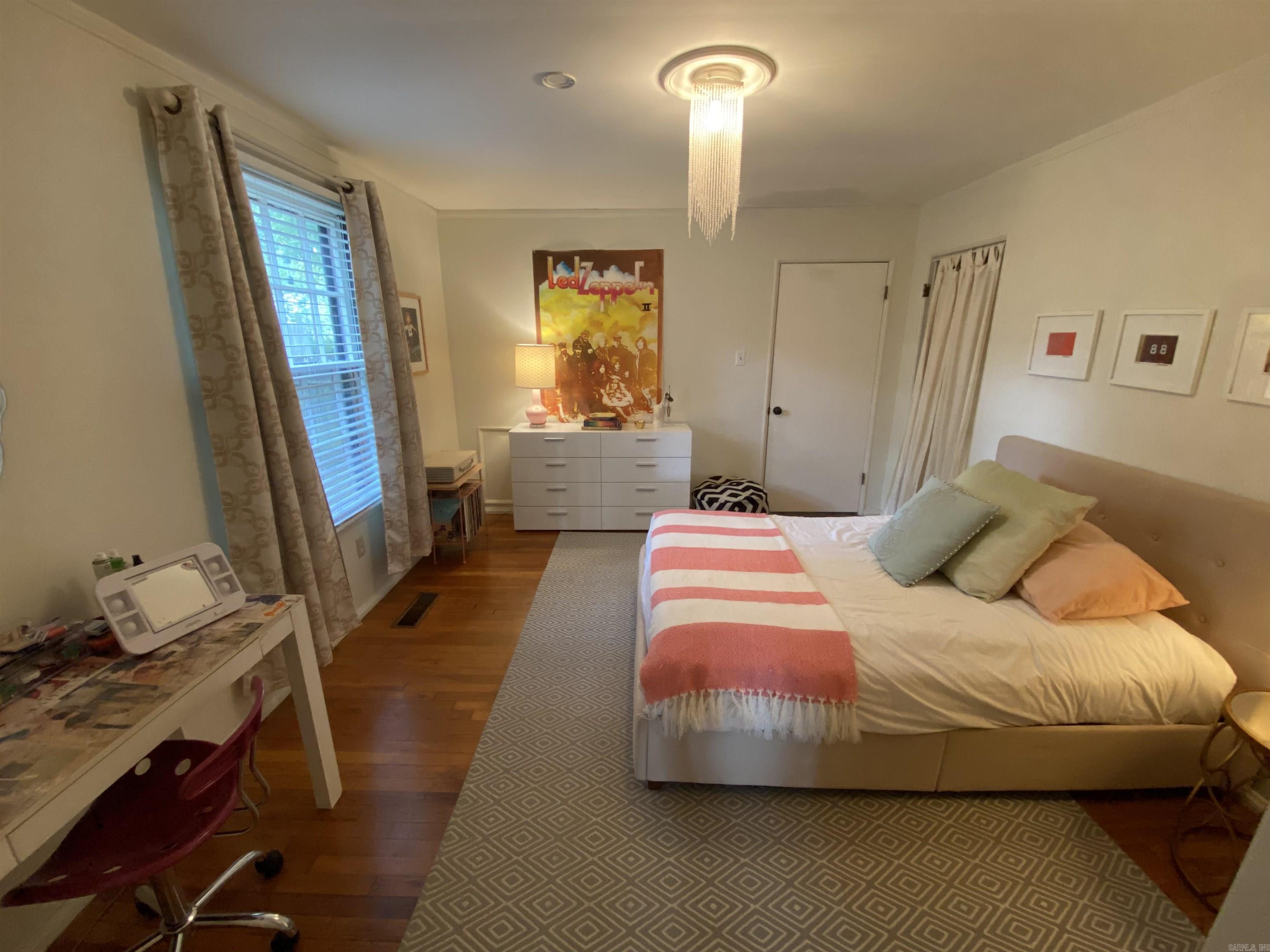 LINCOLN PARK - Residential