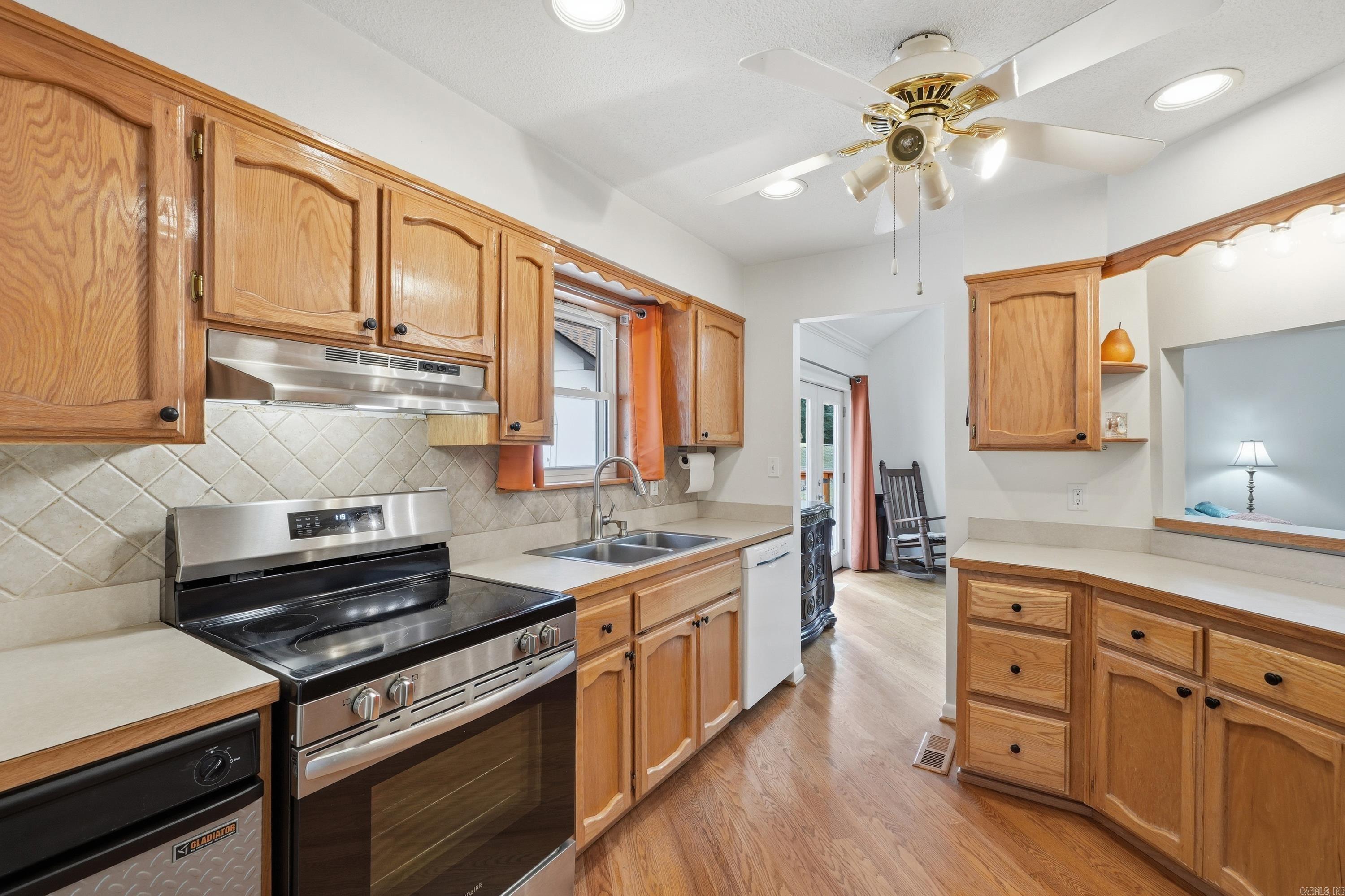 INDIAN HILLS - Residential