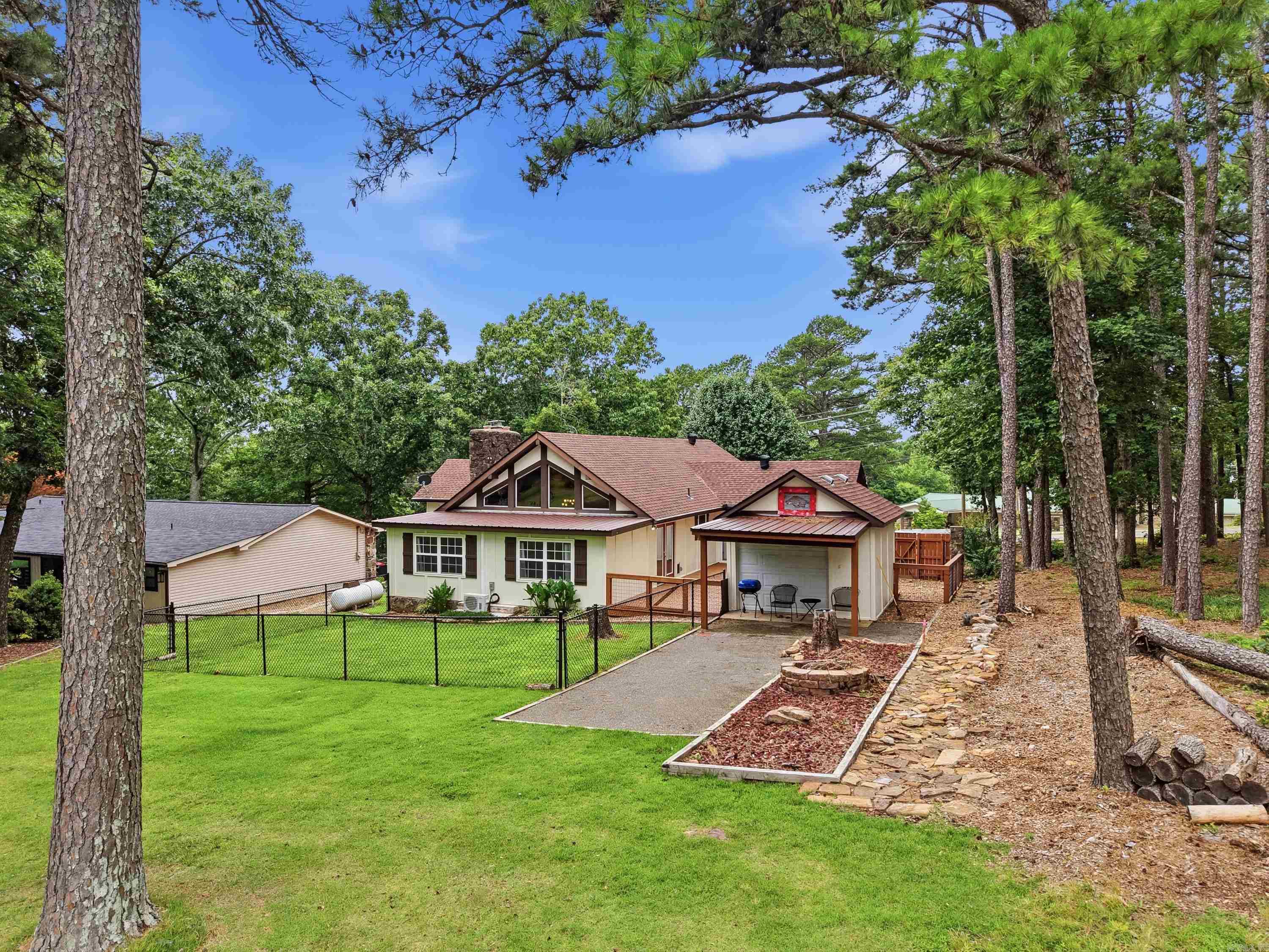 INDIAN HILLS - Residential