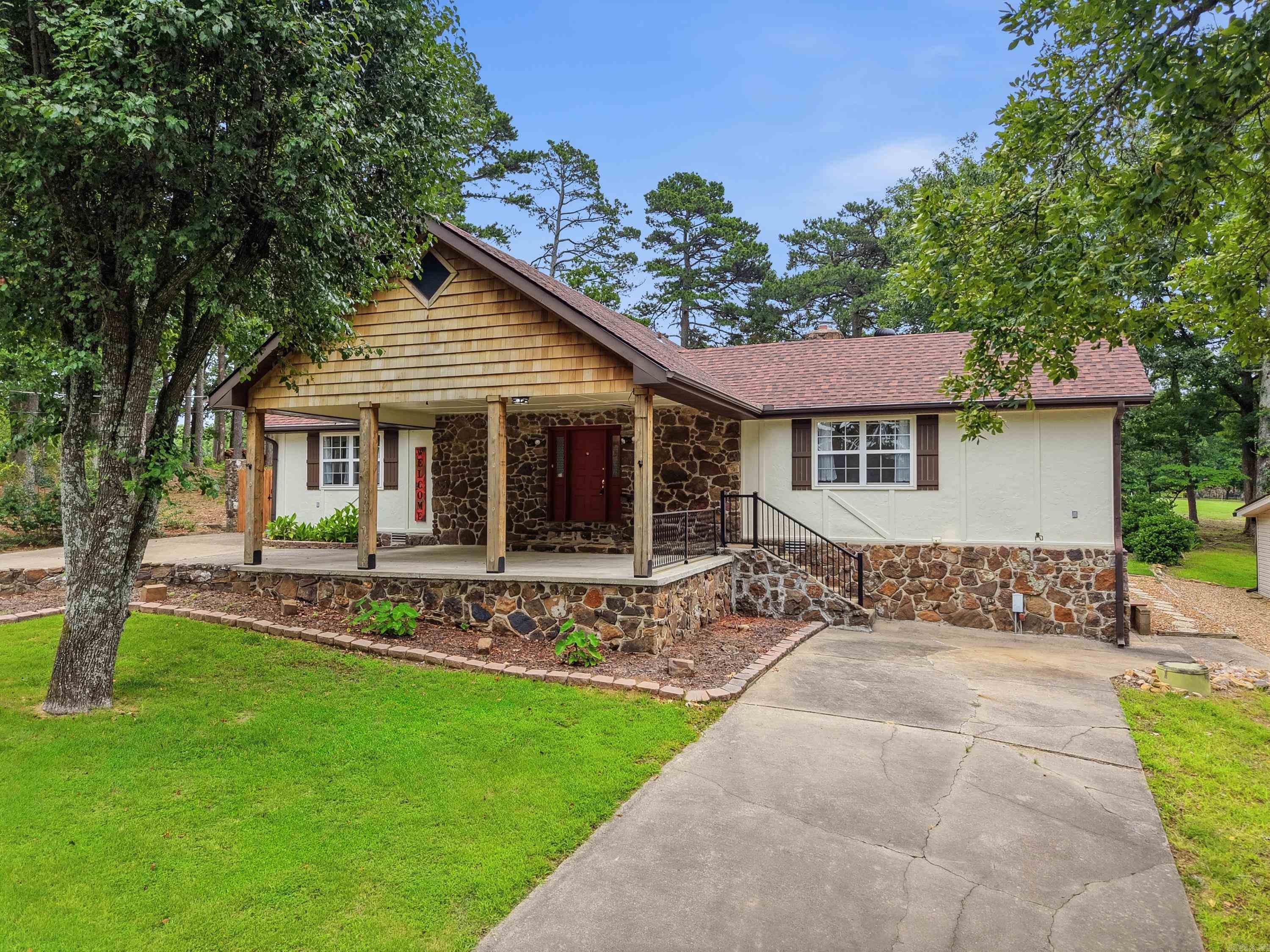 INDIAN HILLS - Residential