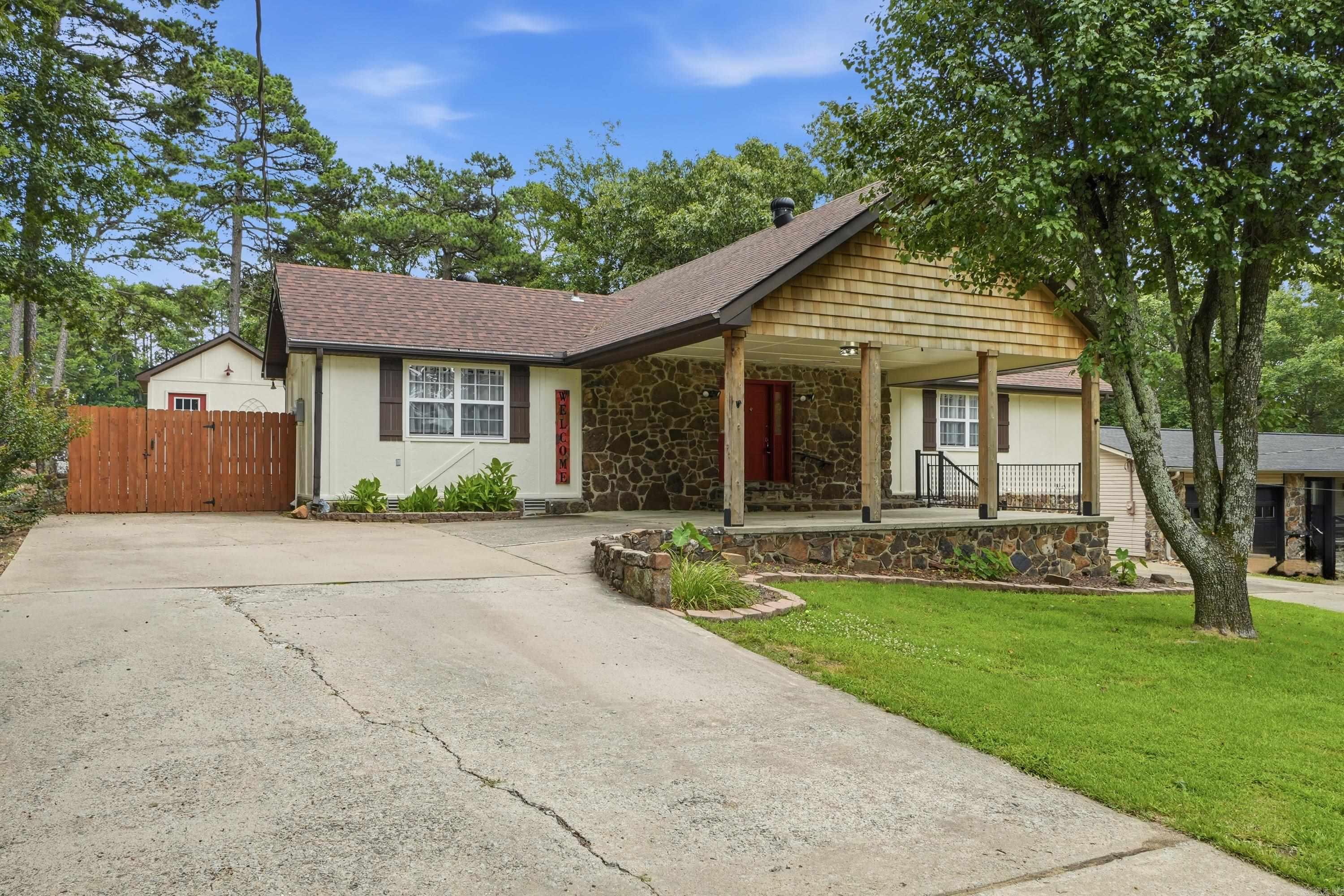INDIAN HILLS - Residential