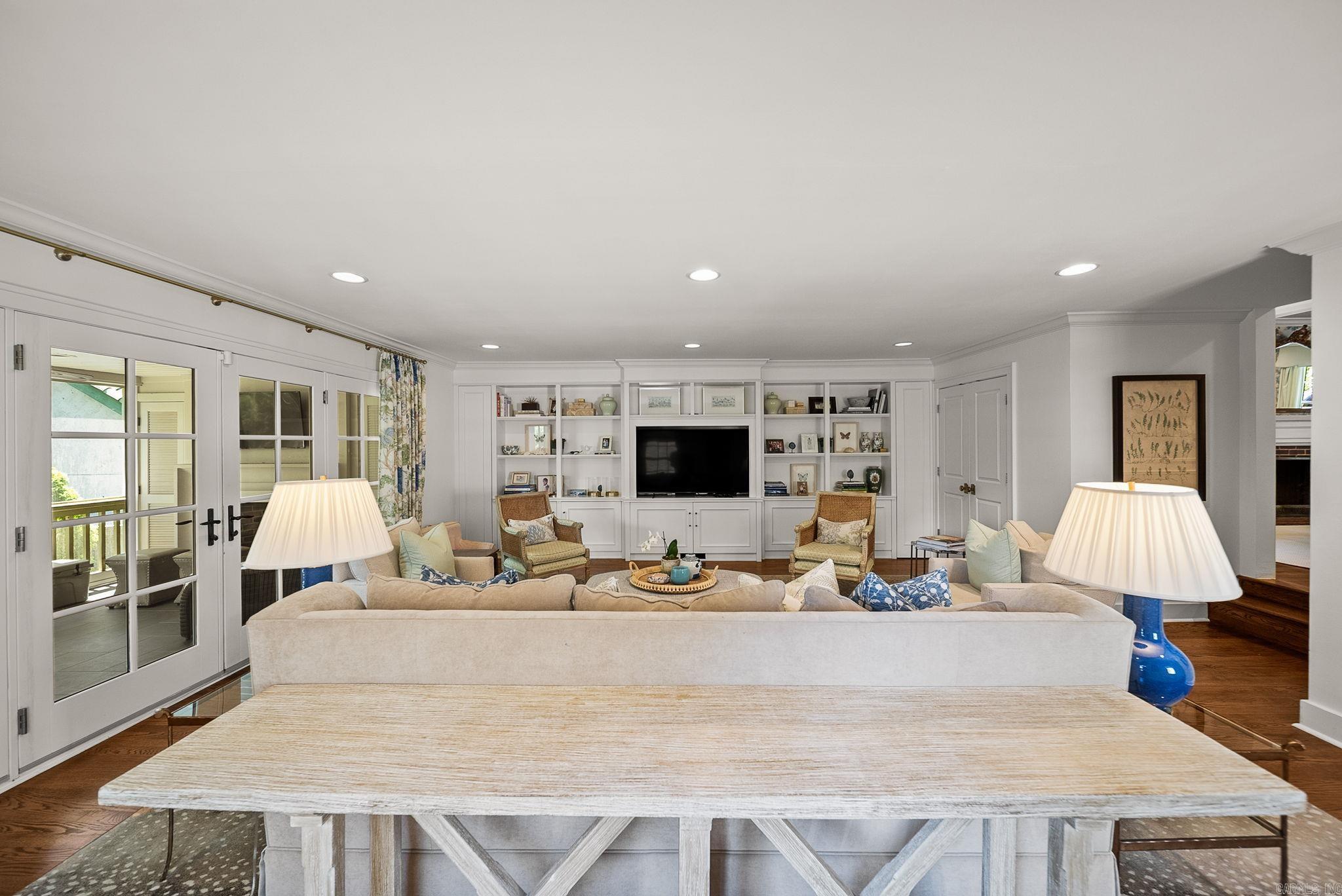 CLIFFEWOOD - Residential