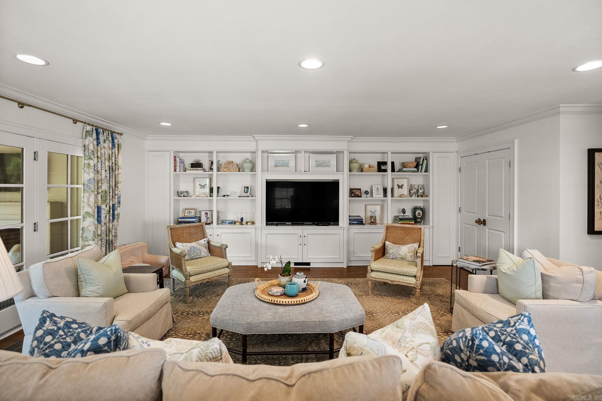 CLIFFEWOOD - Residential