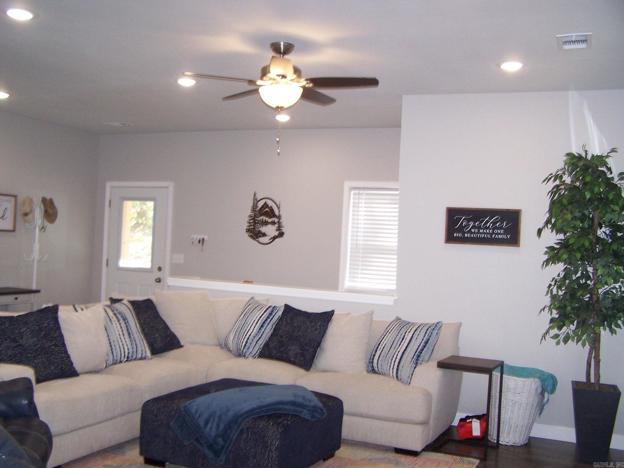 LOCKSLEY - Residential