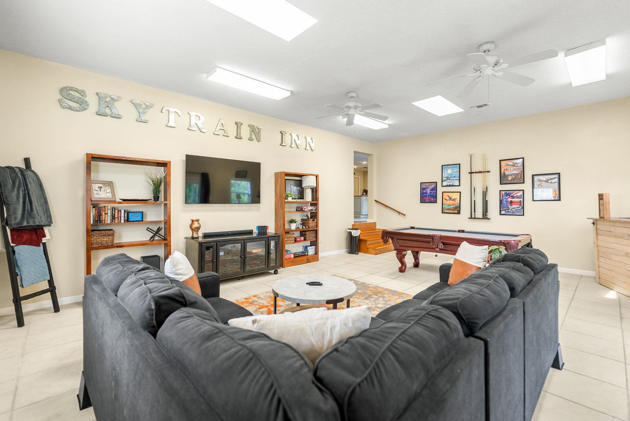 INDIANHEAD LAKES EST - Residential