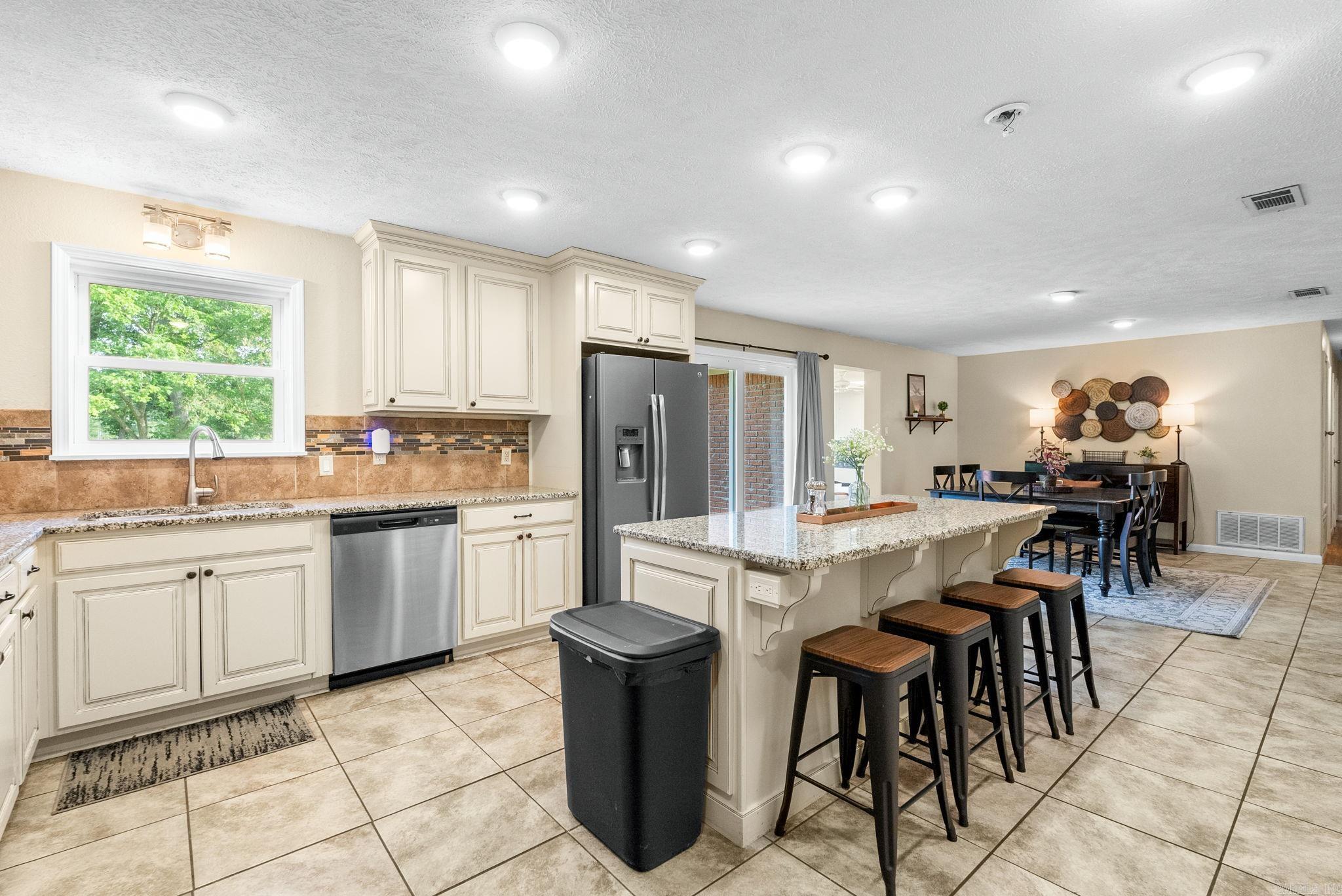 INDIANHEAD LAKES EST - Residential