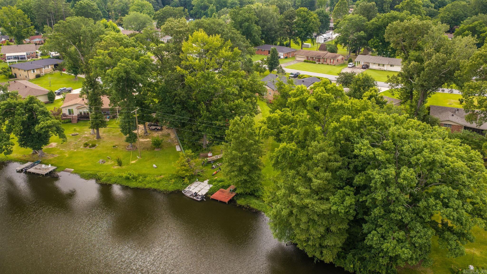 INDIANHEAD LAKES EST - Residential