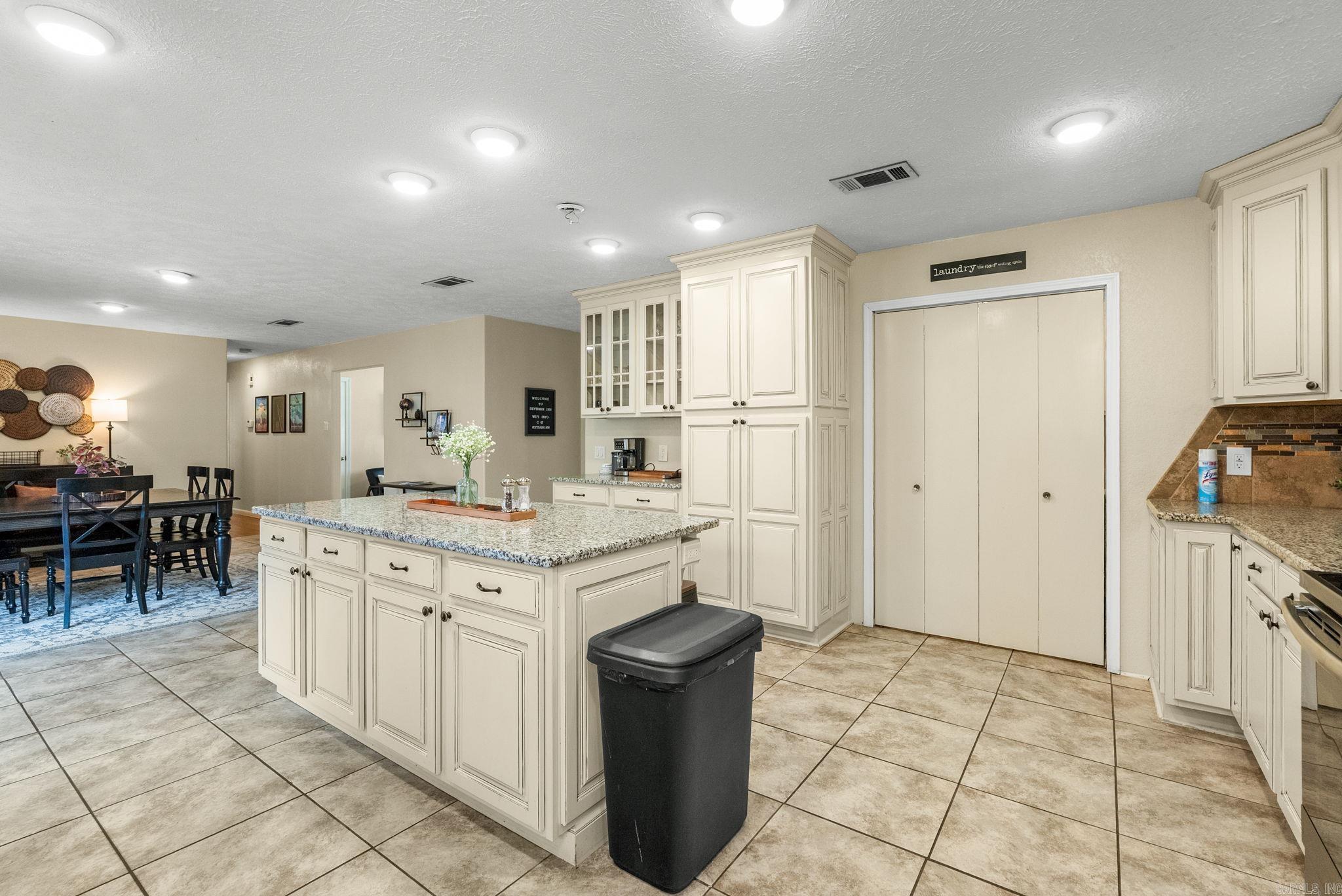 INDIANHEAD LAKES EST - Residential