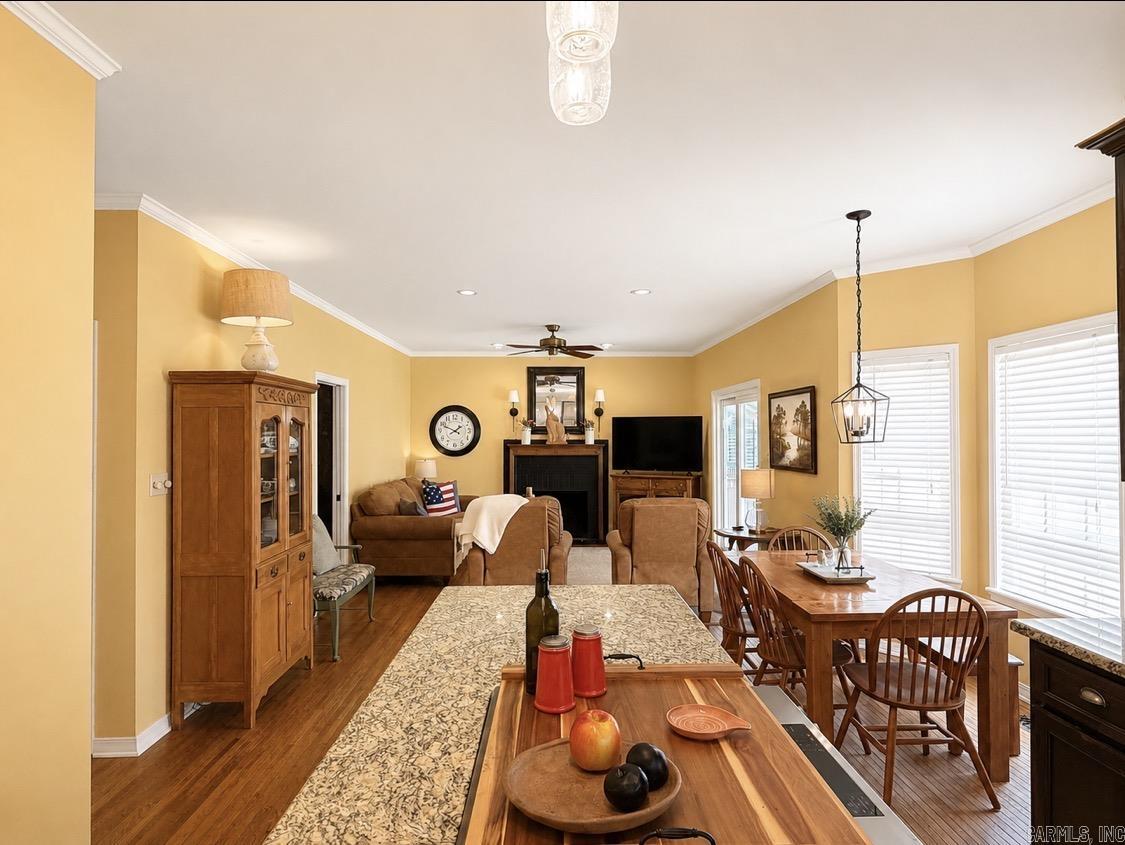 RIVER OAKS - Residential