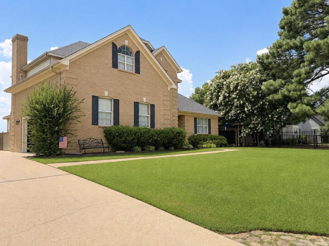 RIVER OAKS - Residential