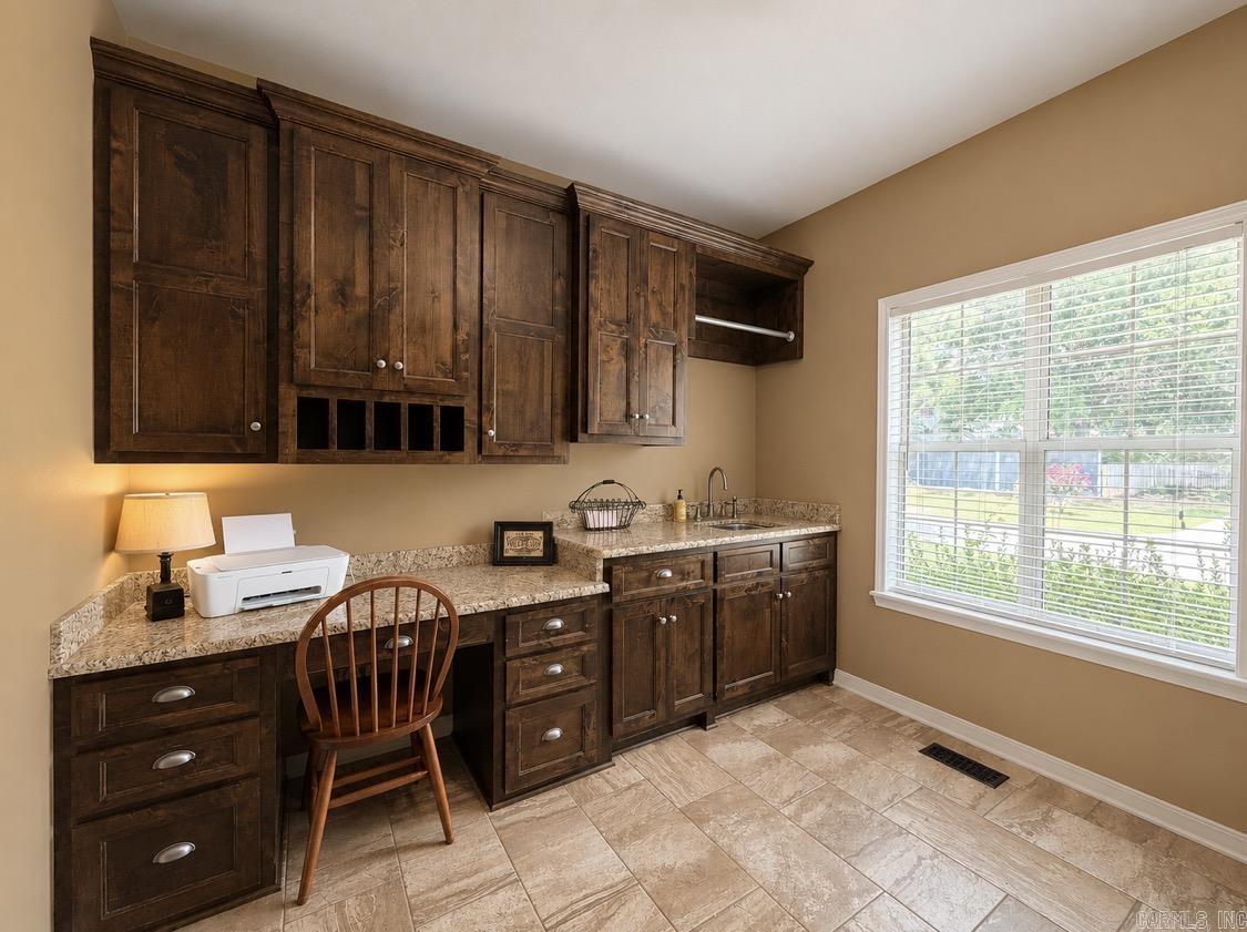 RIVER OAKS - Residential