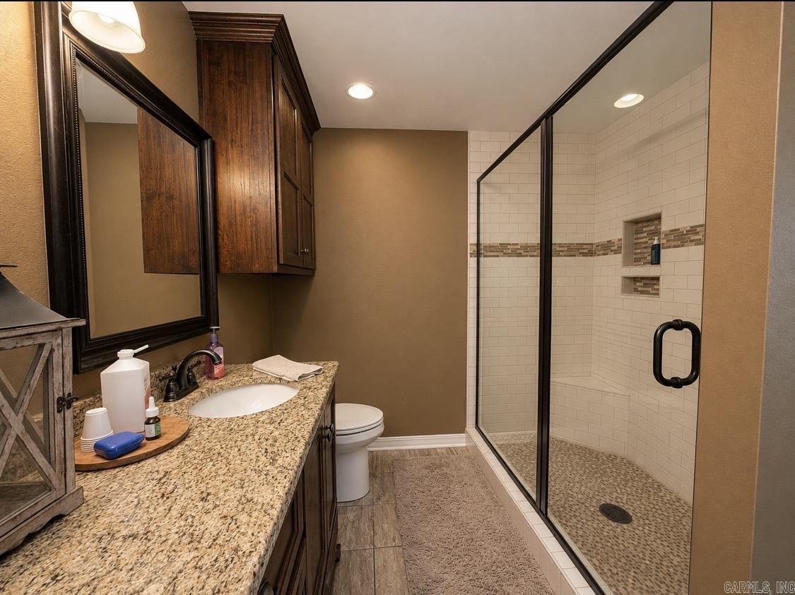 RIVER OAKS - Residential
