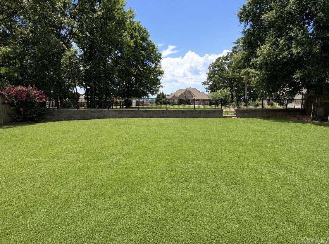 RIVER OAKS - Residential